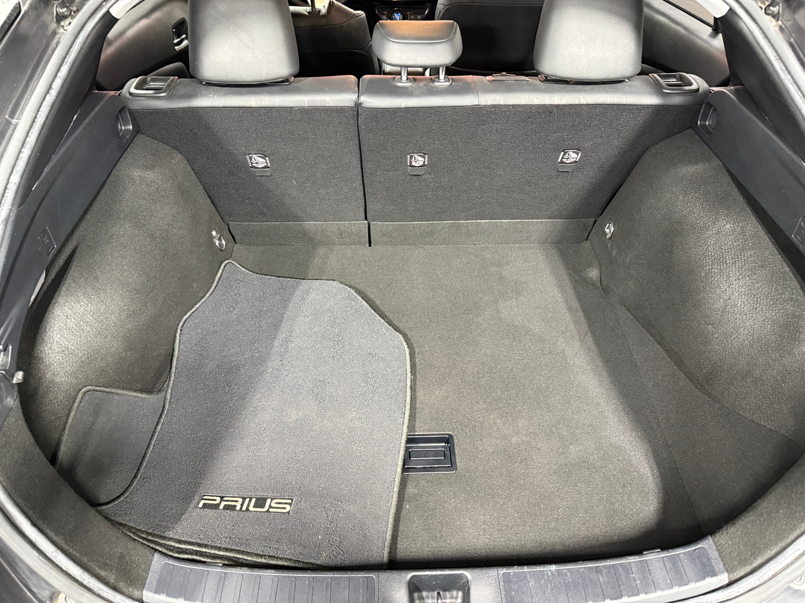 Thumbnail: 2017 Toyota Prius - 7