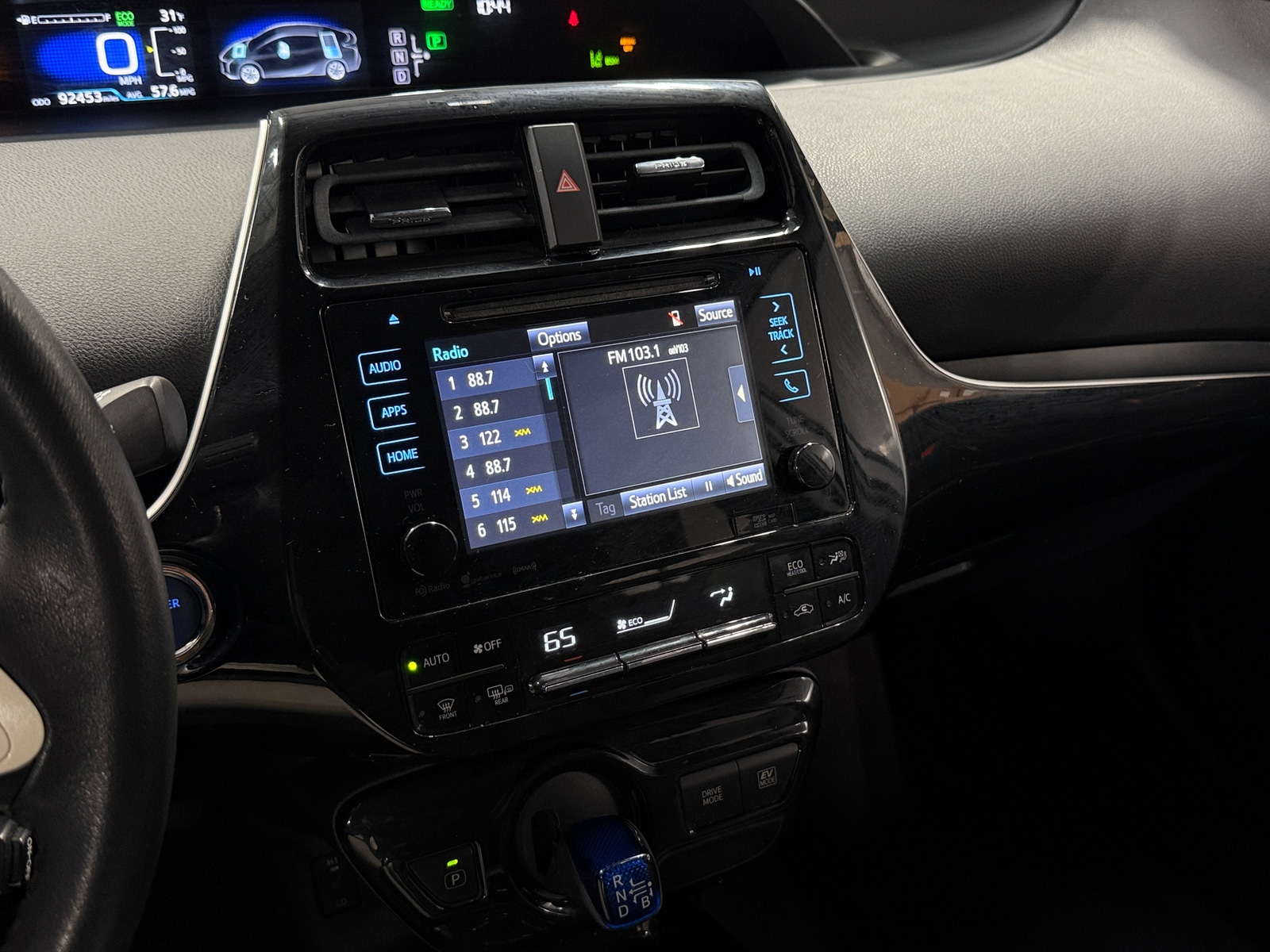 Thumbnail: 2017 Toyota Prius - 4