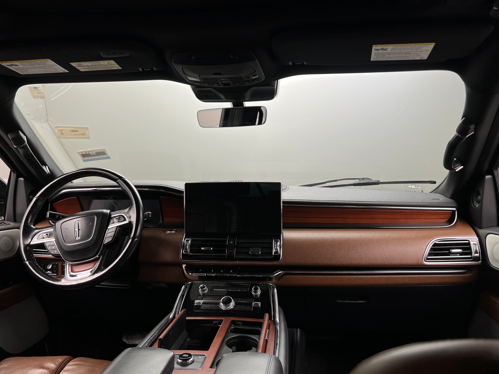 Thumbnail: 2022 Lincoln Navigator L - 2