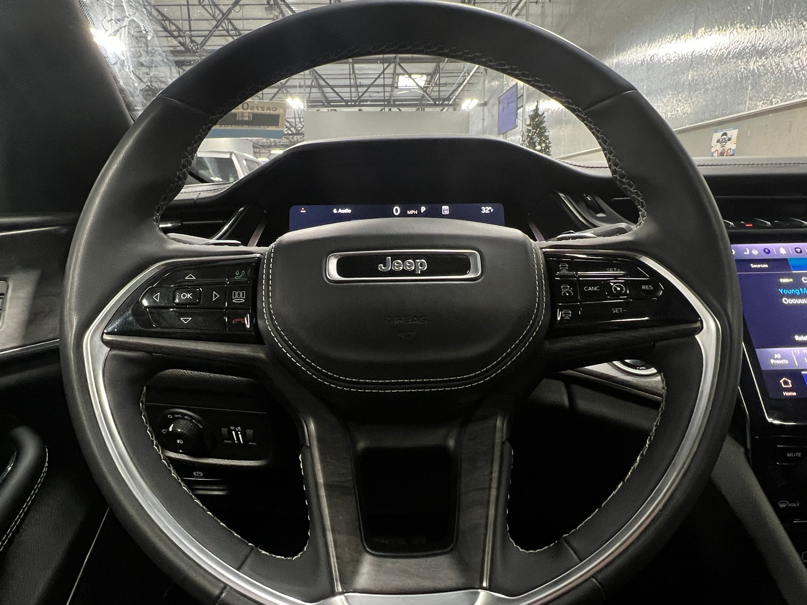 Thumbnail: 2024 Jeep Grand Cherokee - 4