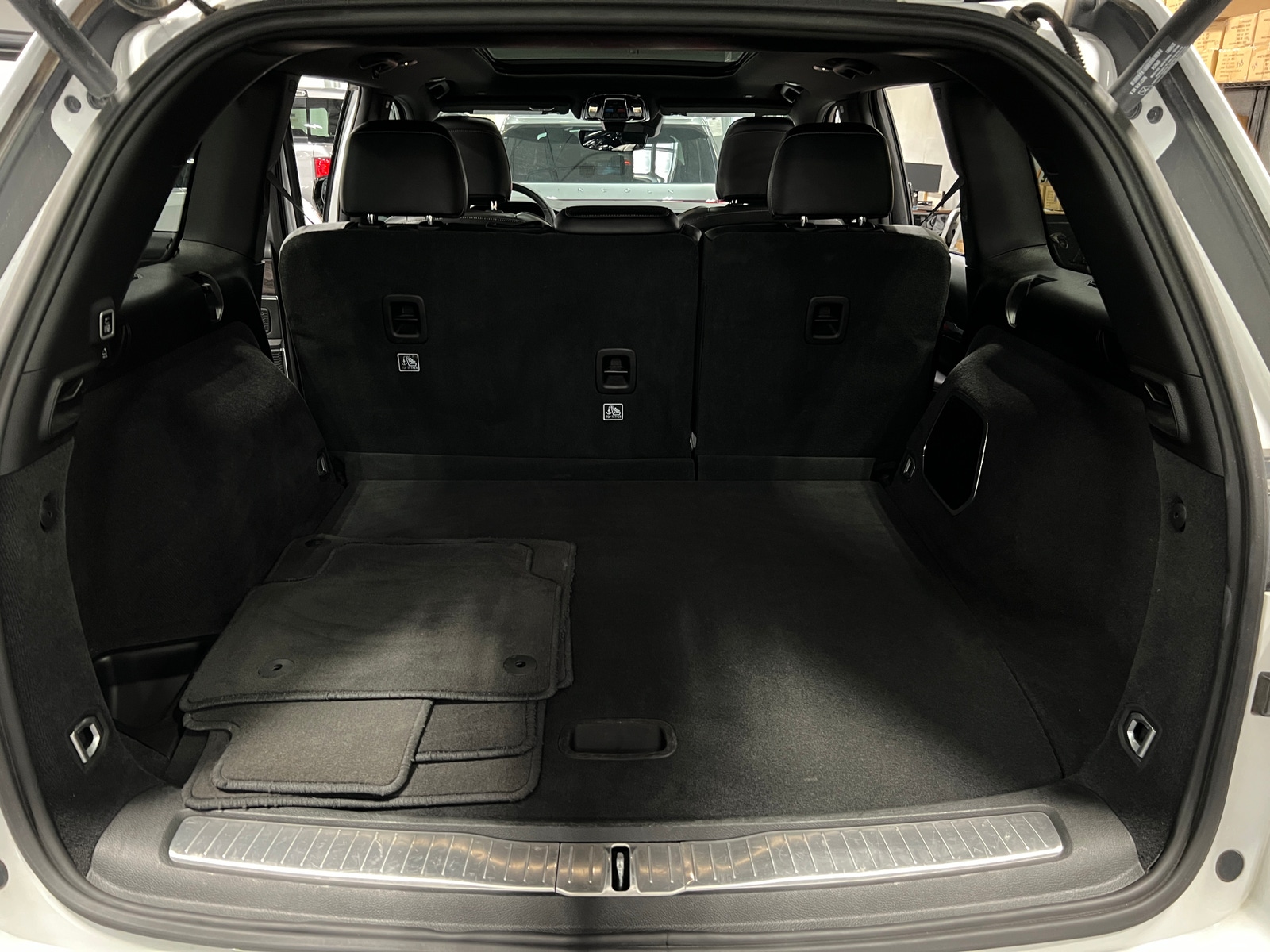 Thumbnail: 2024 Jeep Grand Cherokee - 6