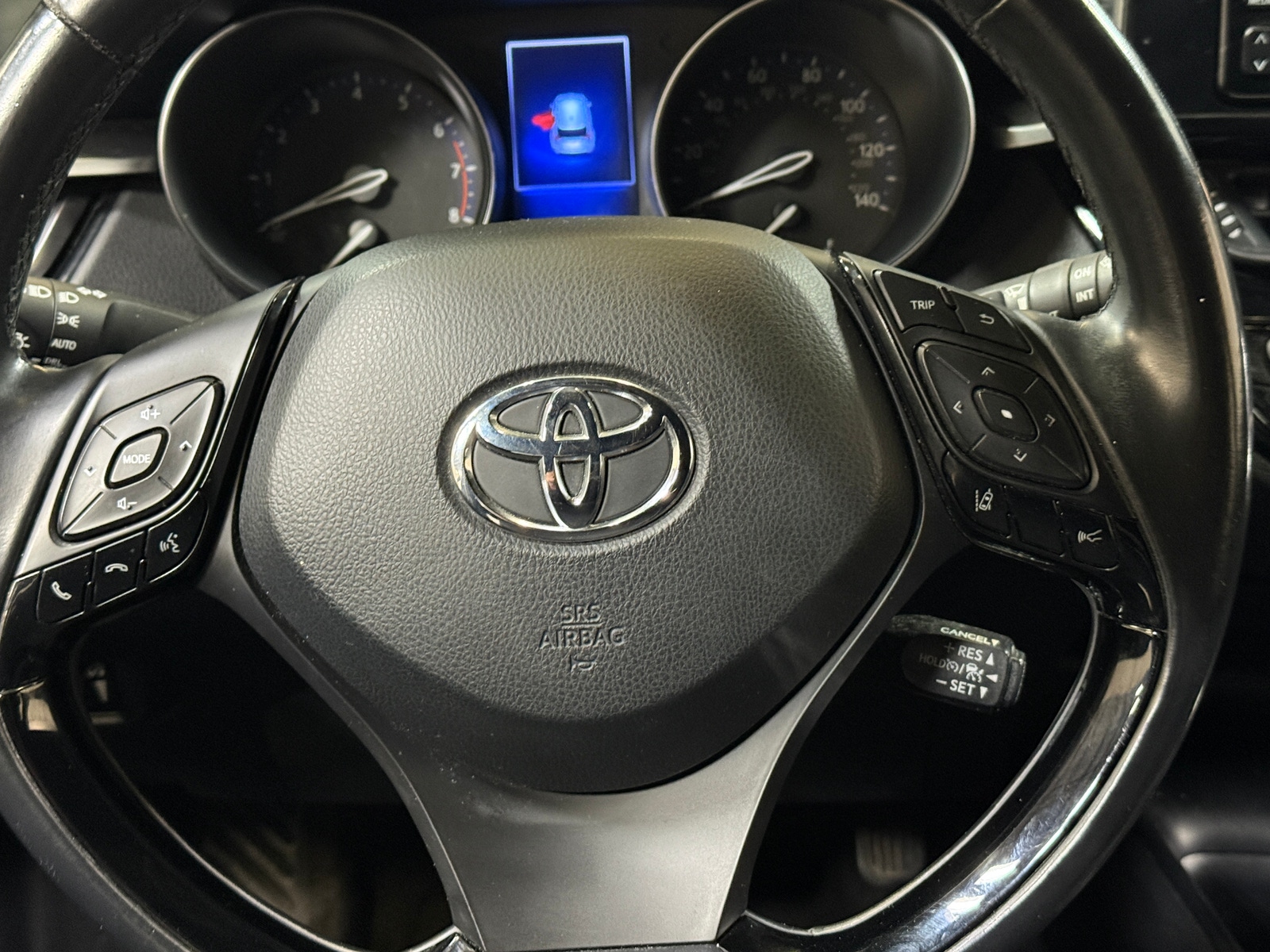 Thumbnail: 2018 Toyota C-HR - 5