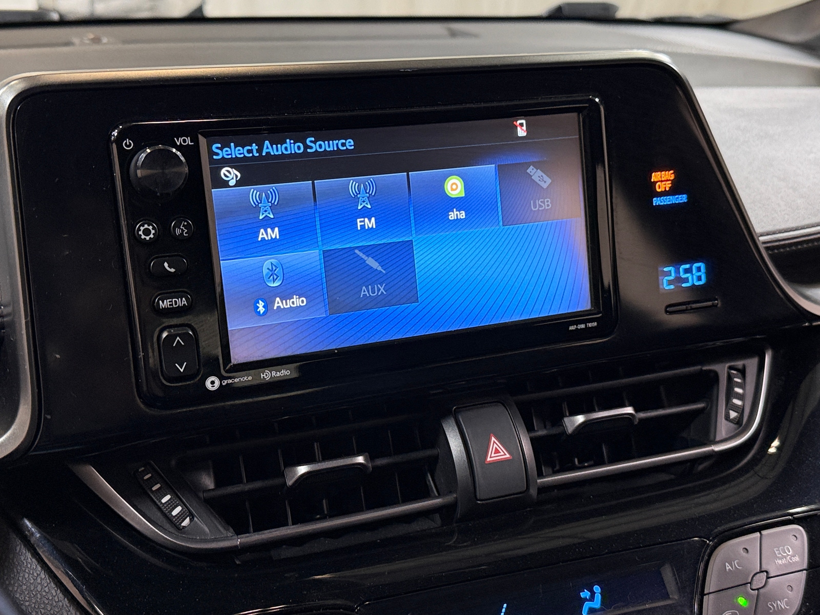 Thumbnail: 2018 Toyota C-HR - 4