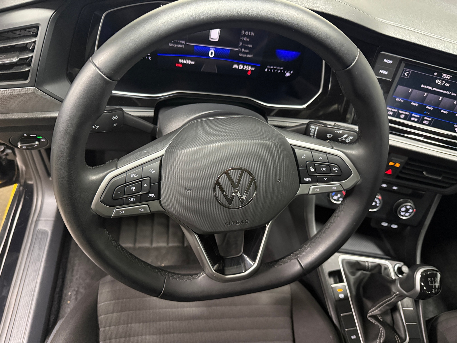 Thumbnail: 2024 Volkswagen Jetta - 5