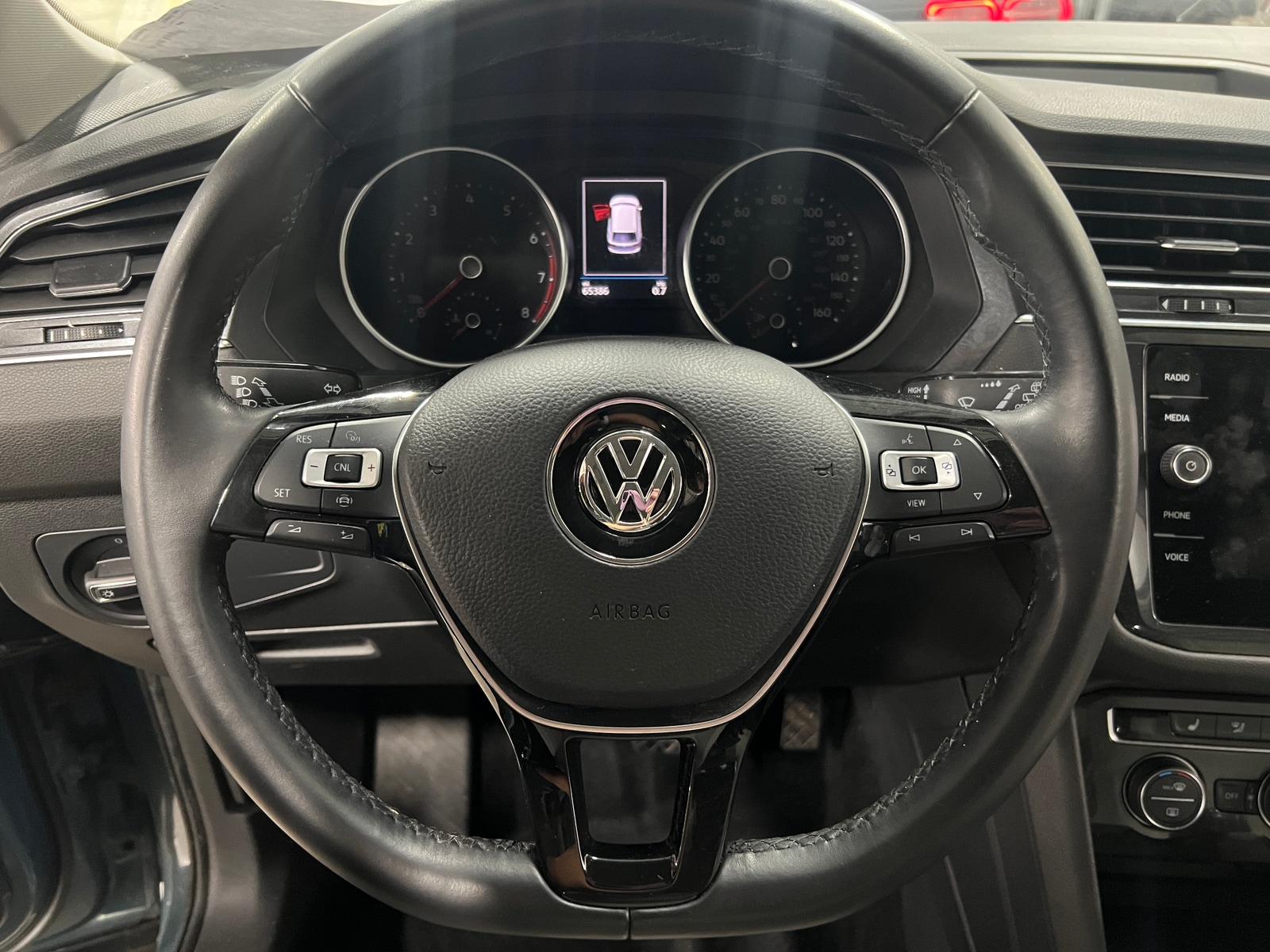 Thumbnail: 2019 Volkswagen Tiguan - 4