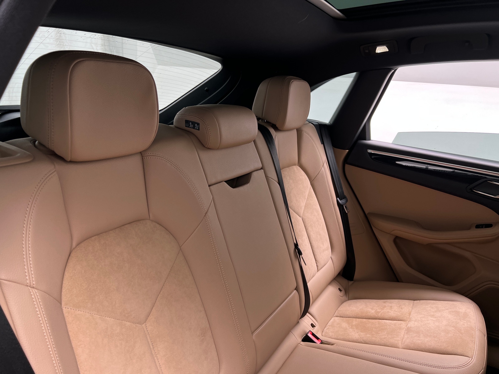 Thumbnail: 2020 Porsche Macan - 5