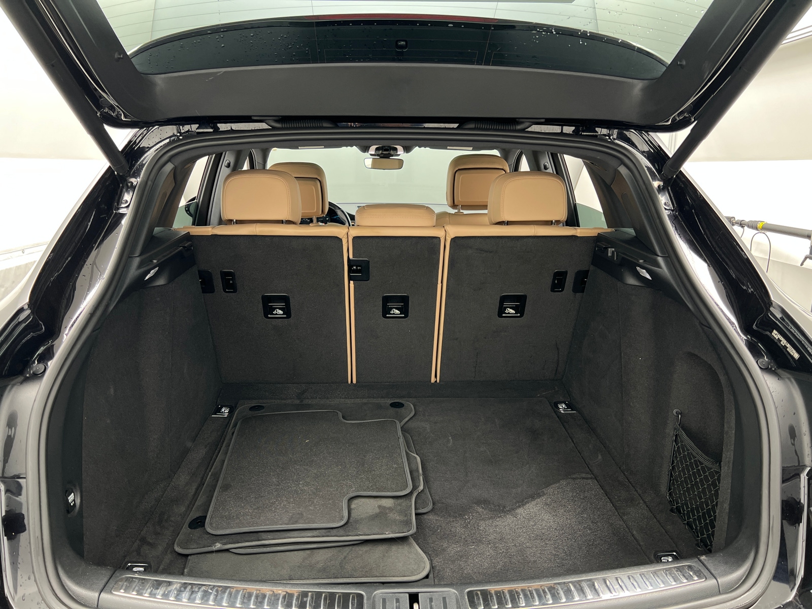 Thumbnail: 2020 Porsche Macan - 6