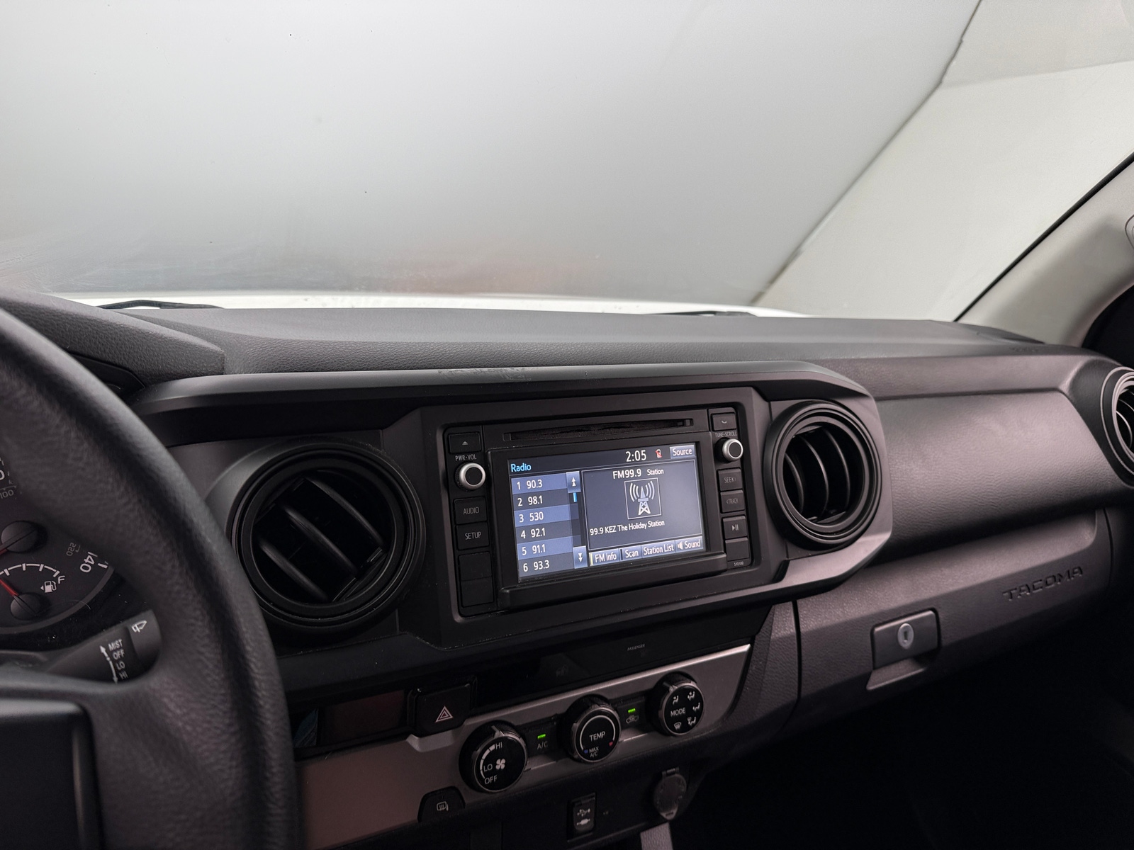 Thumbnail: 2017 Toyota Tacoma - 4