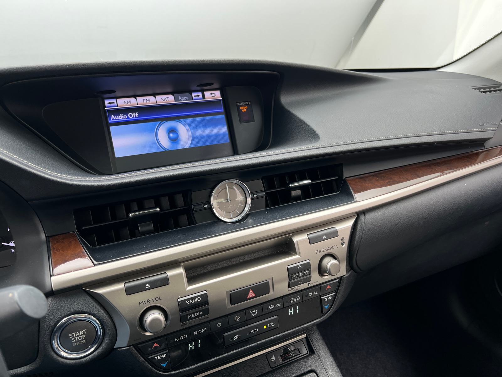 Thumbnail: 2013 Lexus ES - 3