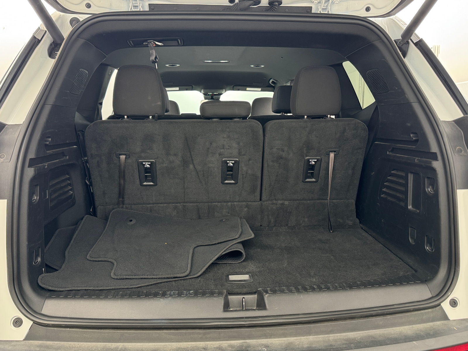 Thumbnail: 2025 GMC Acadia - 7