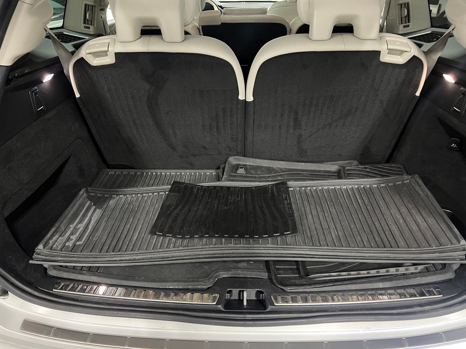 Thumbnail: 2020 Volvo XC90 - 6