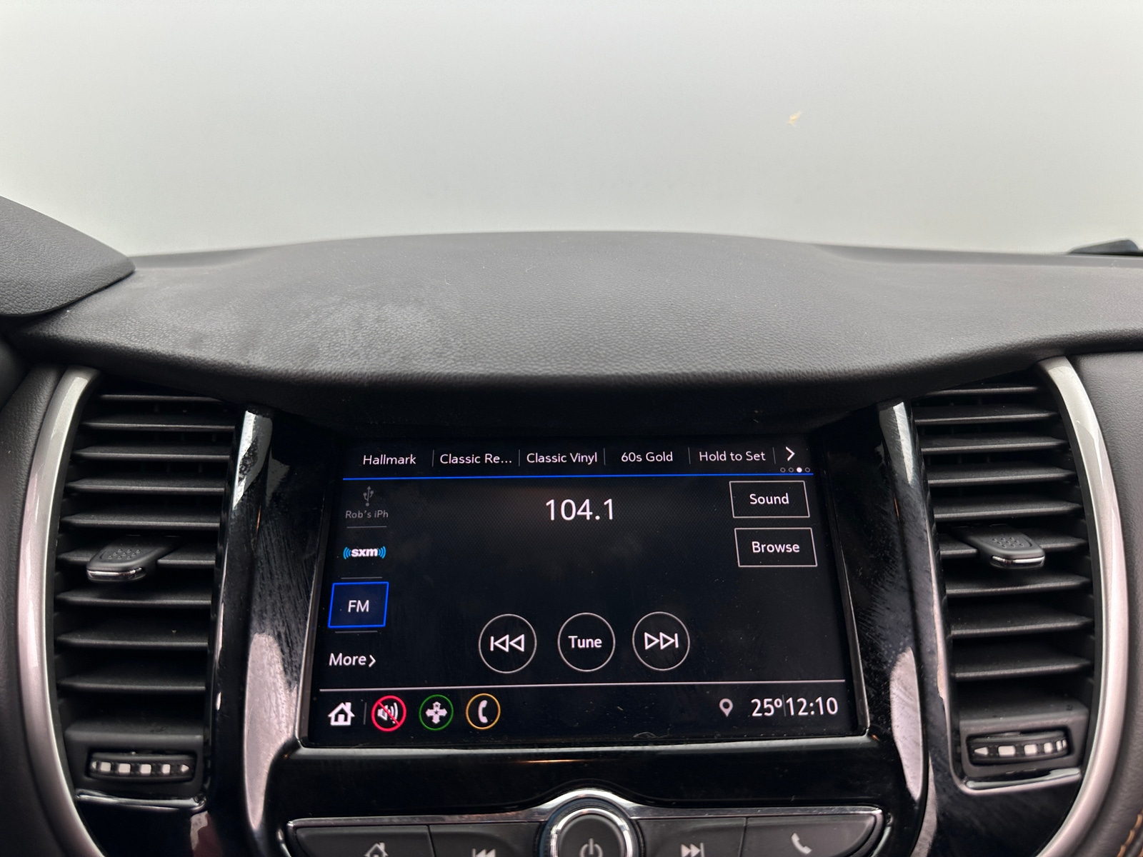 Thumbnail: 2021 Chevrolet Trax - 4