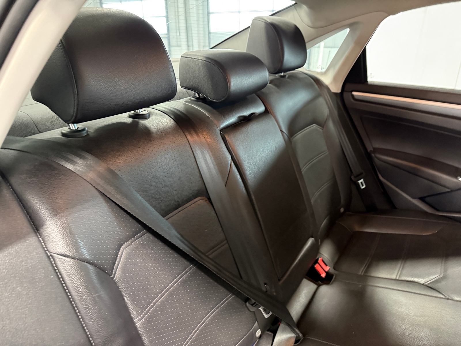 Thumbnail: 2017 Volkswagen Passat - 5