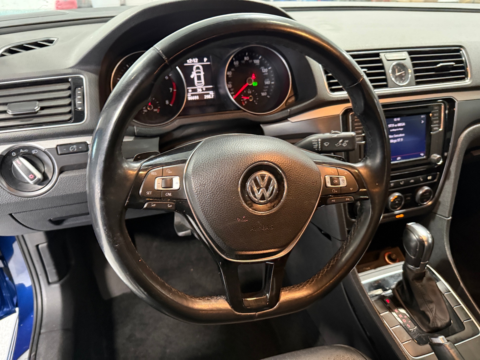 Thumbnail: 2017 Volkswagen Passat - 4