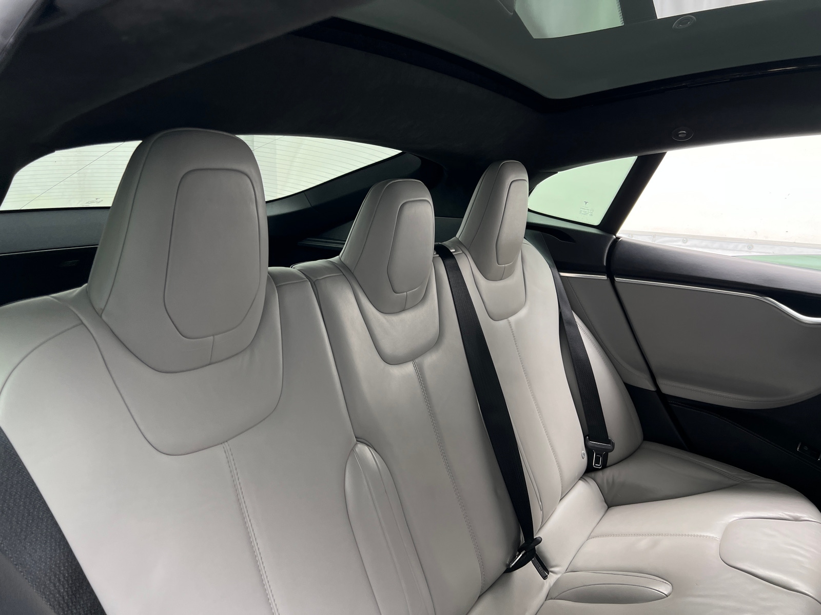 Thumbnail: 2016 Tesla Model S - 5