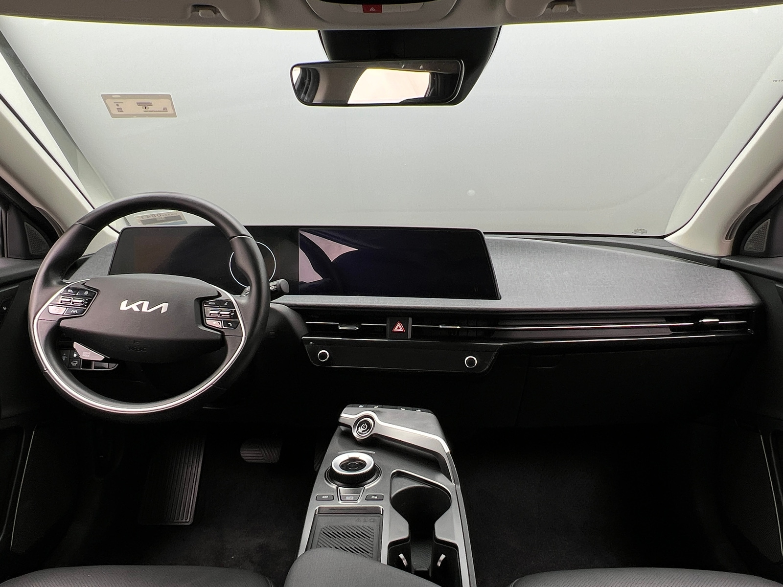 Thumbnail: 2023 Kia EV6 - 2