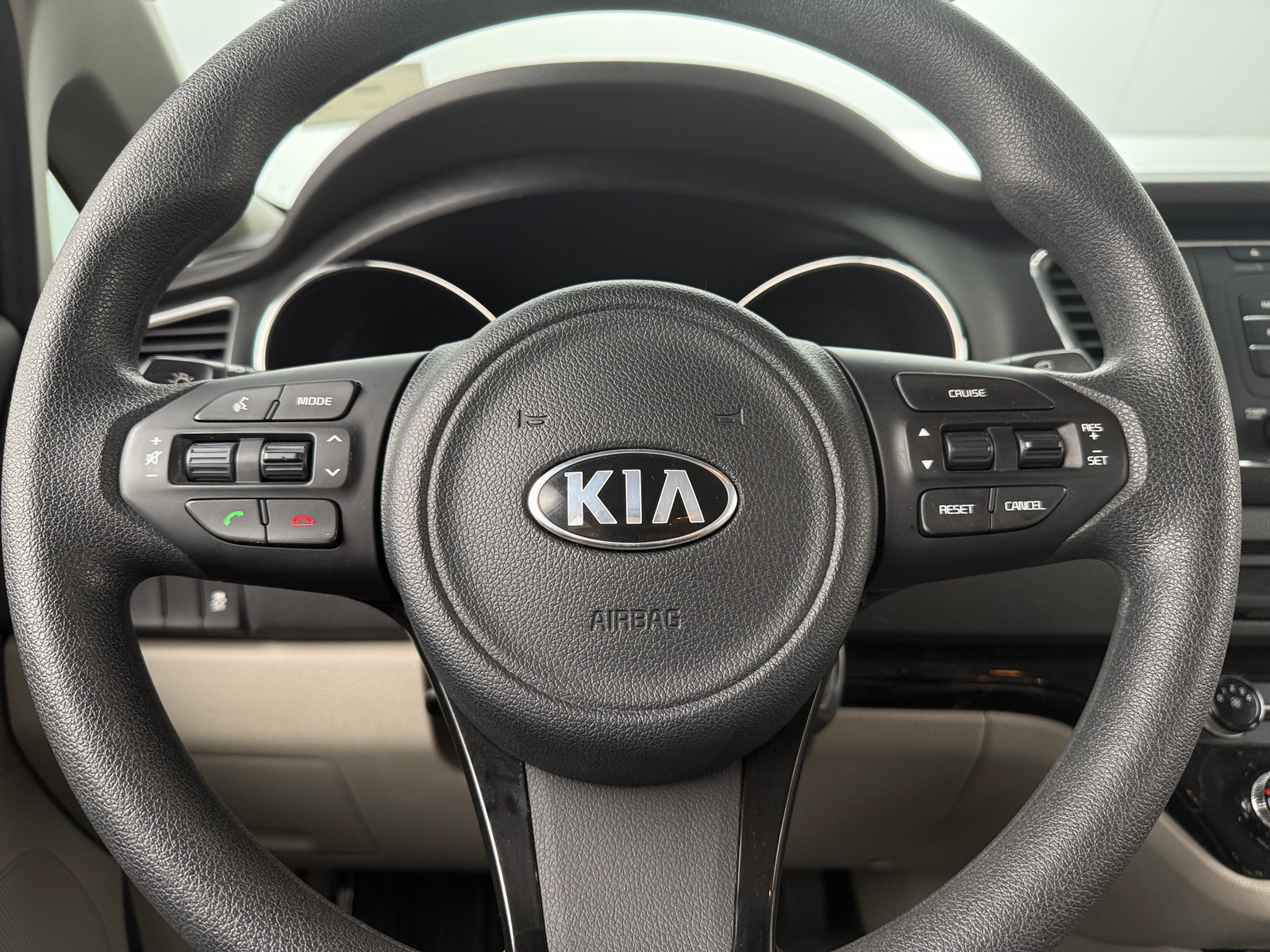 Thumbnail: 2016 Kia Sedona - 5