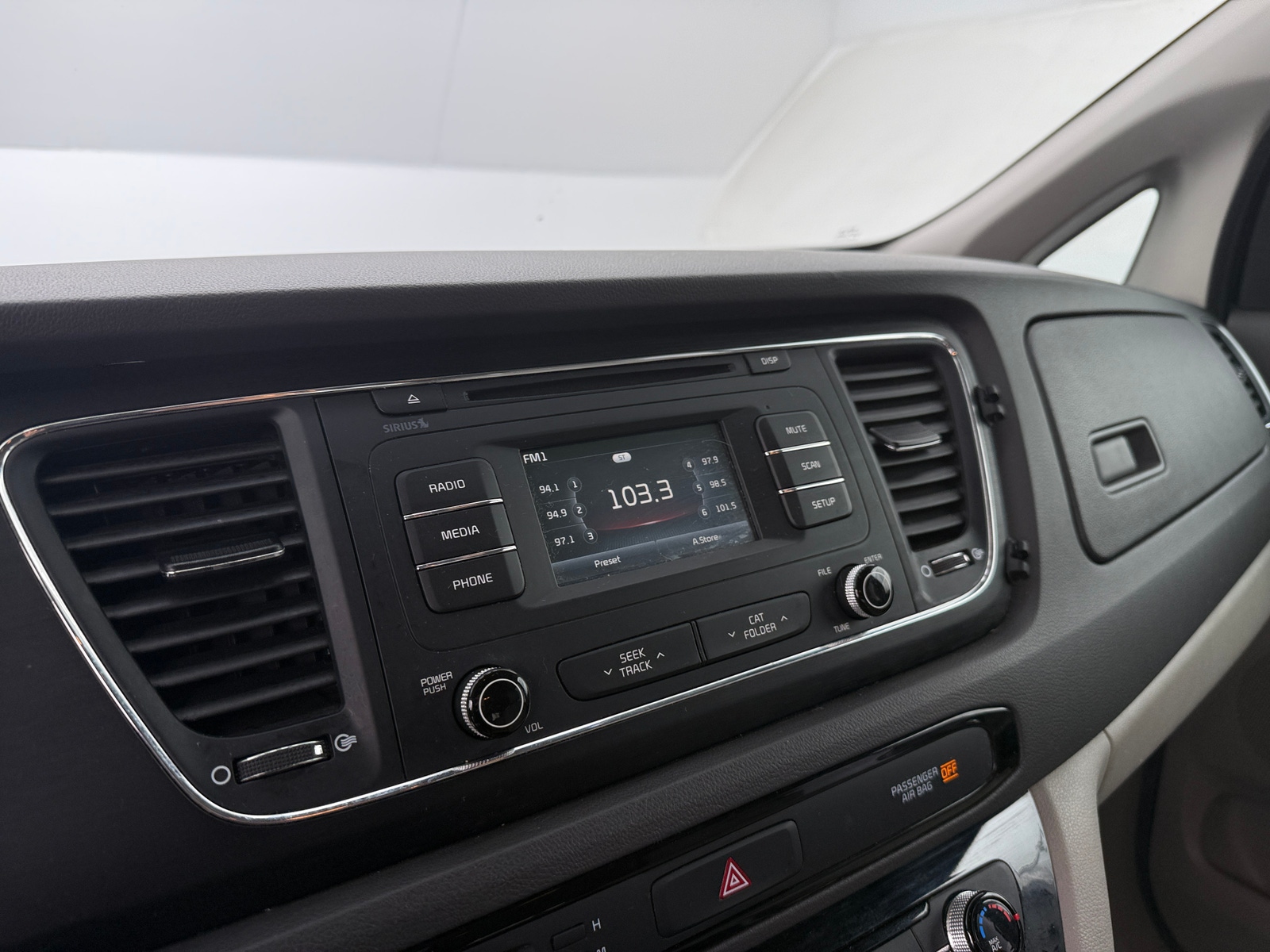 Thumbnail: 2016 Kia Sedona - 4