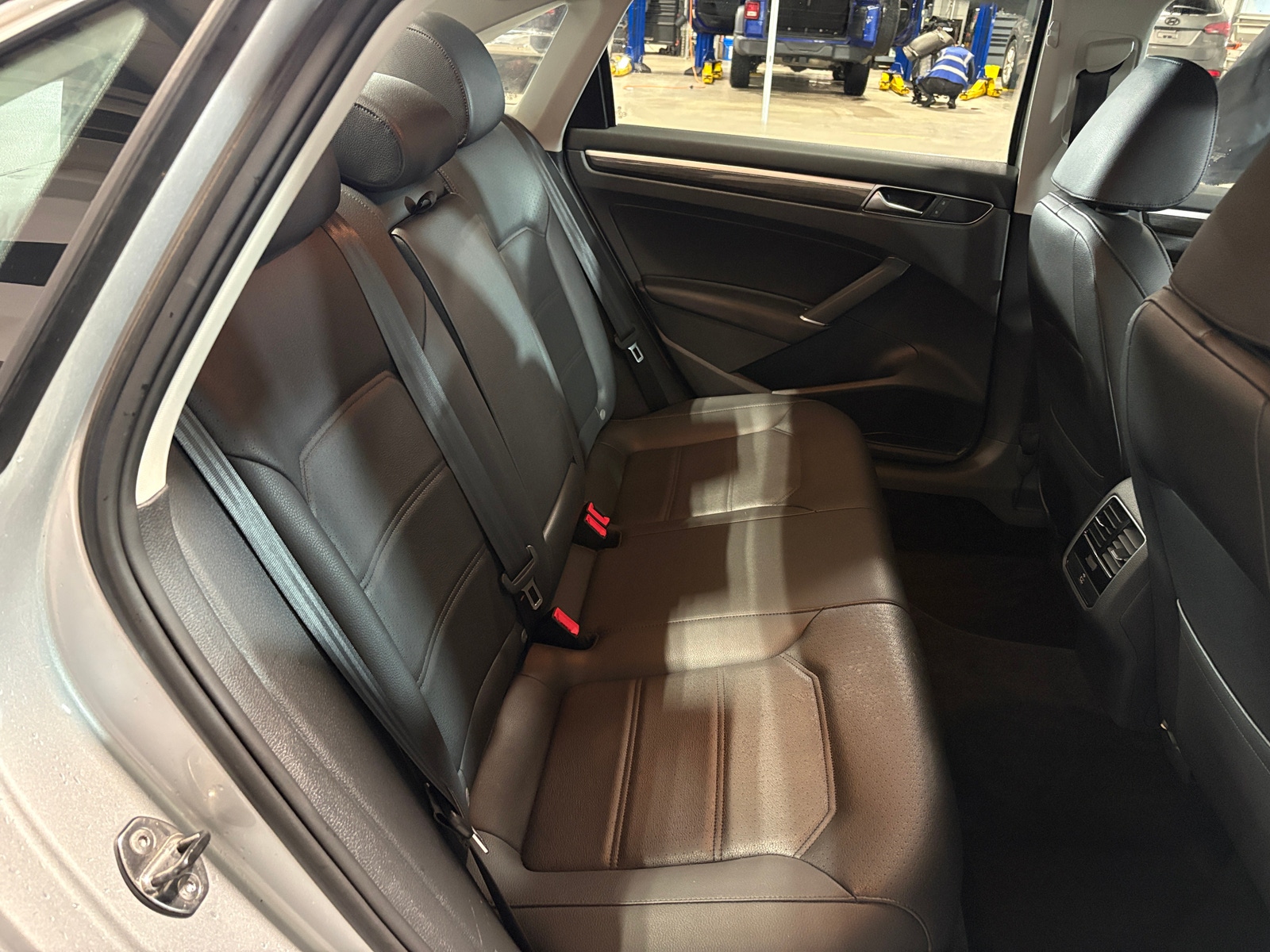 Thumbnail: 2017 Volkswagen Passat - 5