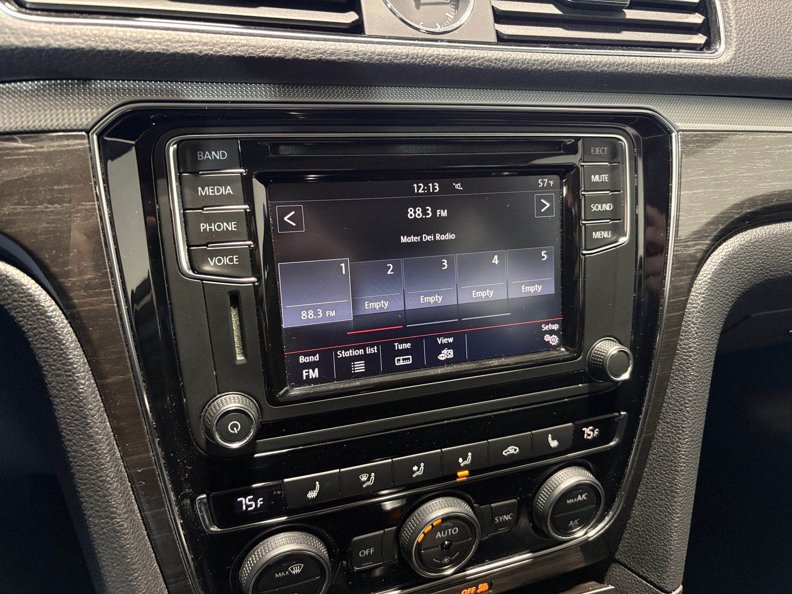 Thumbnail: 2017 Volkswagen Passat - 3