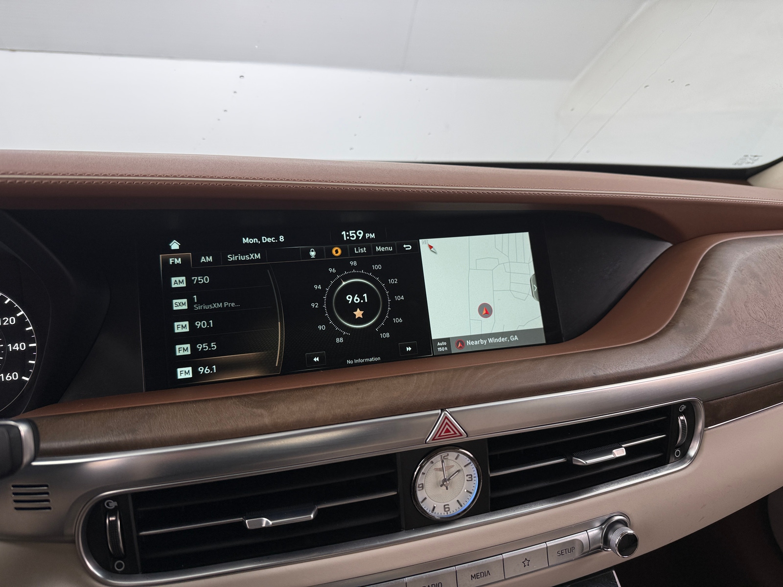 Thumbnail: 2021 Genesis G90 - 3