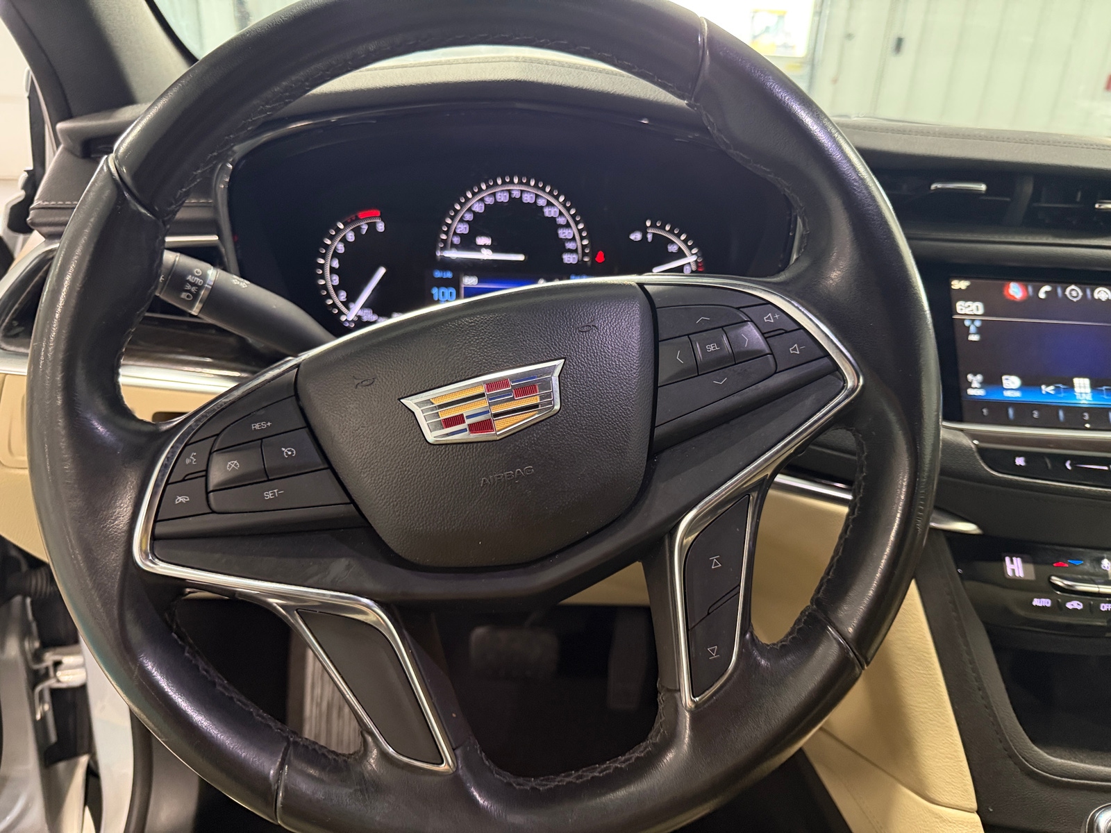 Thumbnail: 2019 Cadillac XT5 - 4