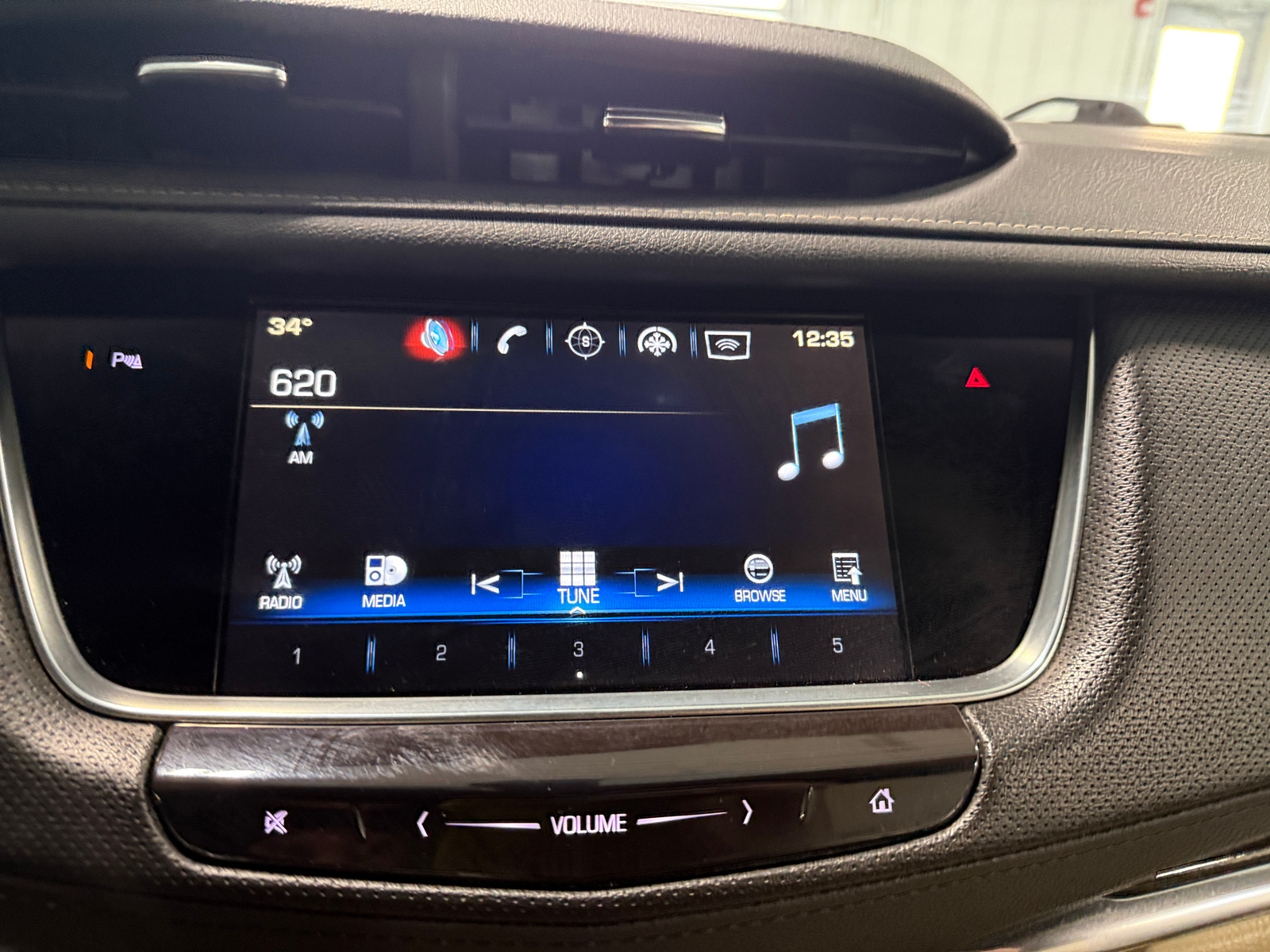 Thumbnail: 2019 Cadillac XT5 - 3