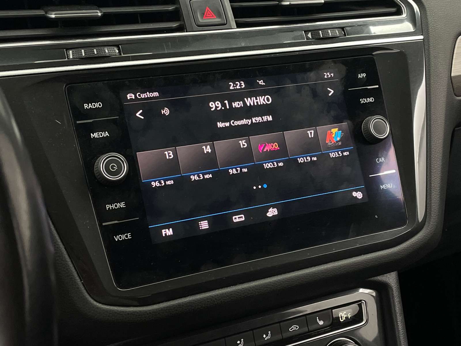 Thumbnail: 2019 Volkswagen Tiguan - 3