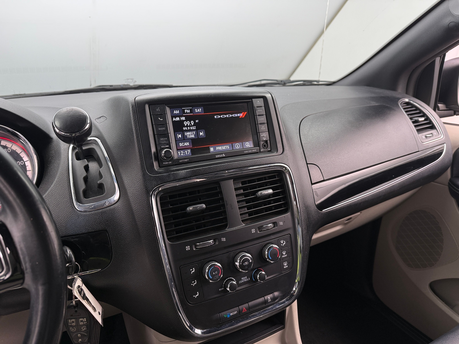 Thumbnail: 2019 Dodge Grand Caravan - 3