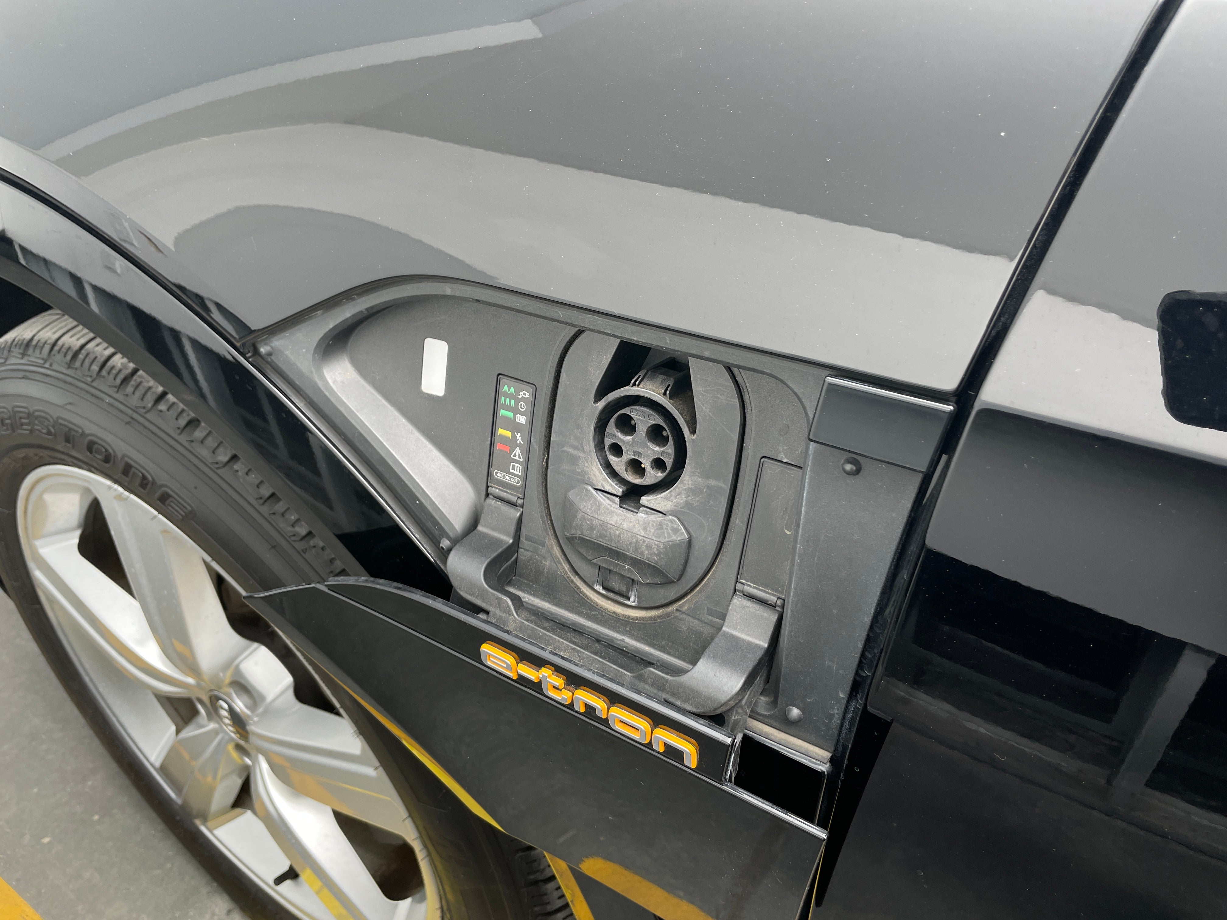 Used 2019 Audi e-tron Premium Plus with VIN WA1LAAGE5KB008968 for sale in Oak Creek, WI