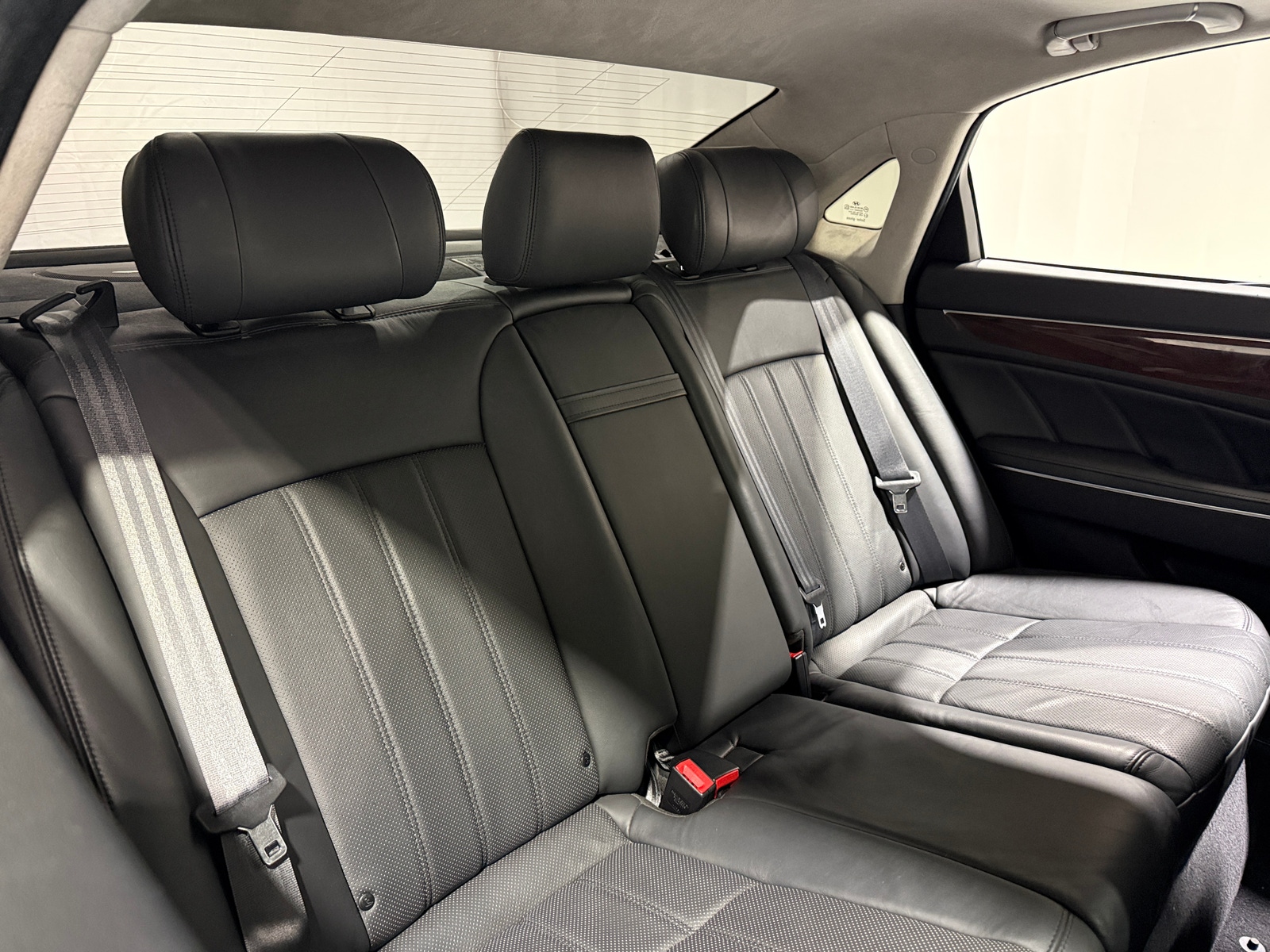 Thumbnail: 2012 Hyundai Equus - 5