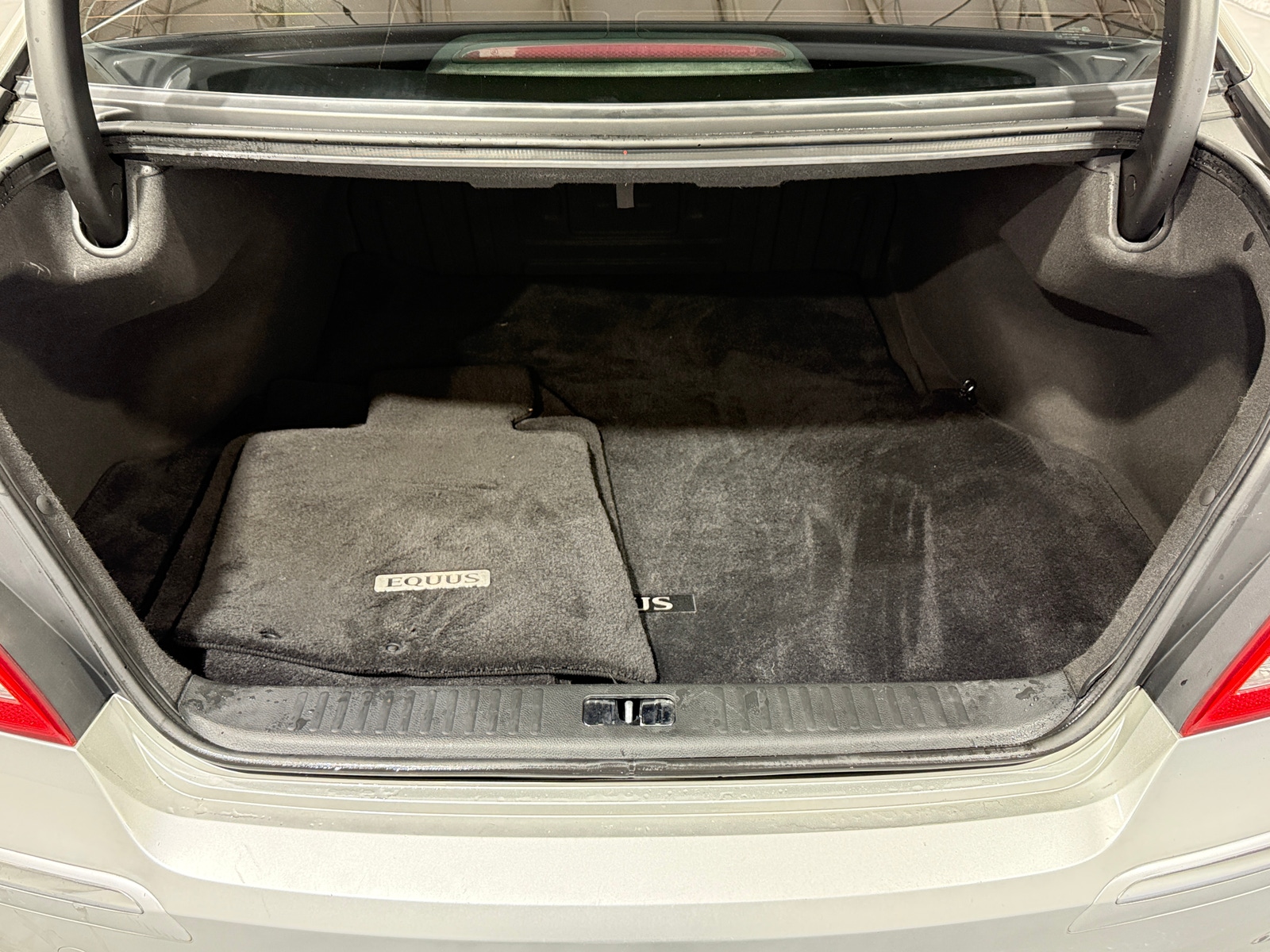 Thumbnail: 2012 Hyundai Equus - 6