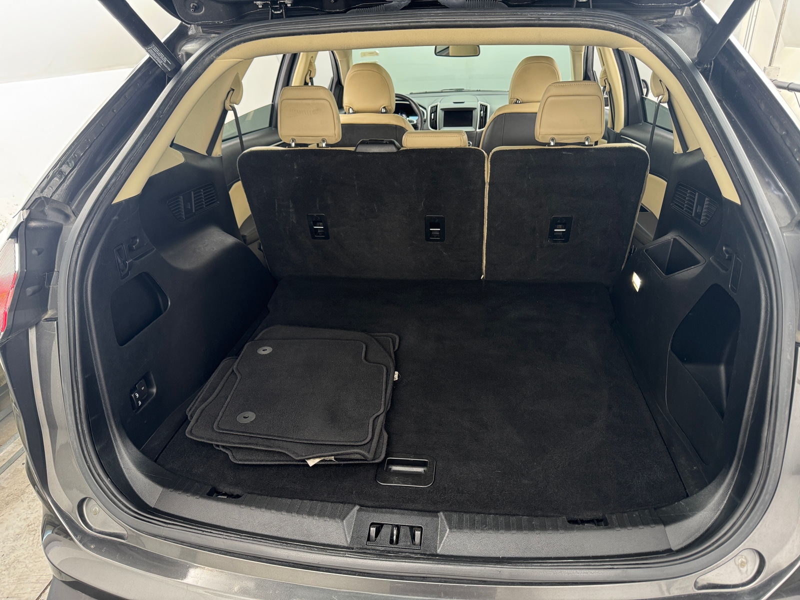 Thumbnail: 2019 Ford Edge - 7