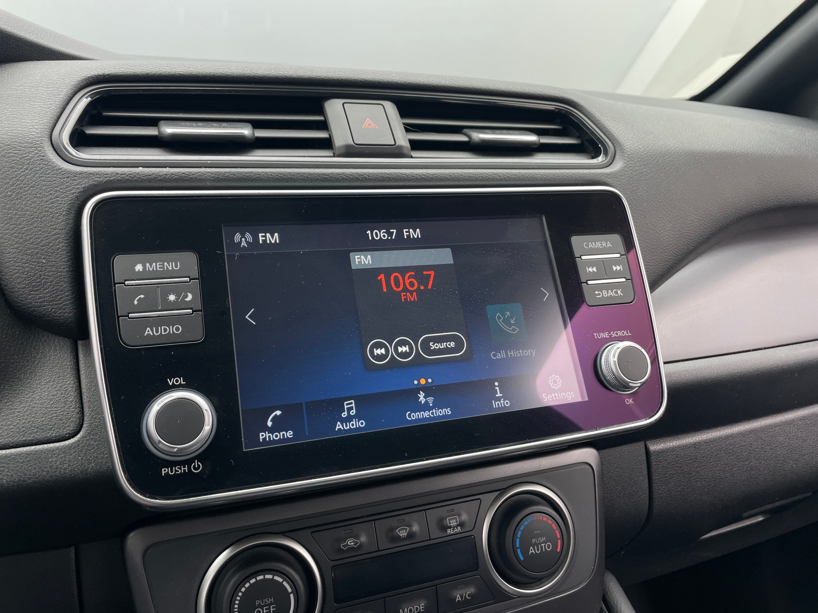 Thumbnail: 2025 Nissan Leaf - 4