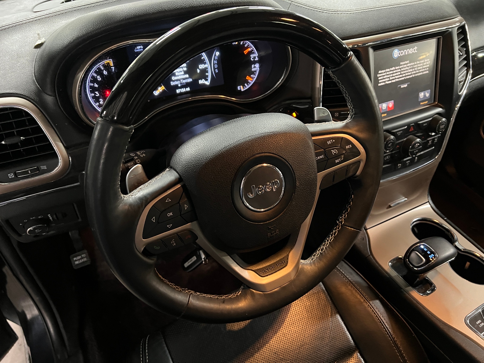 Thumbnail: 2015 Jeep Grand Cherokee - 4