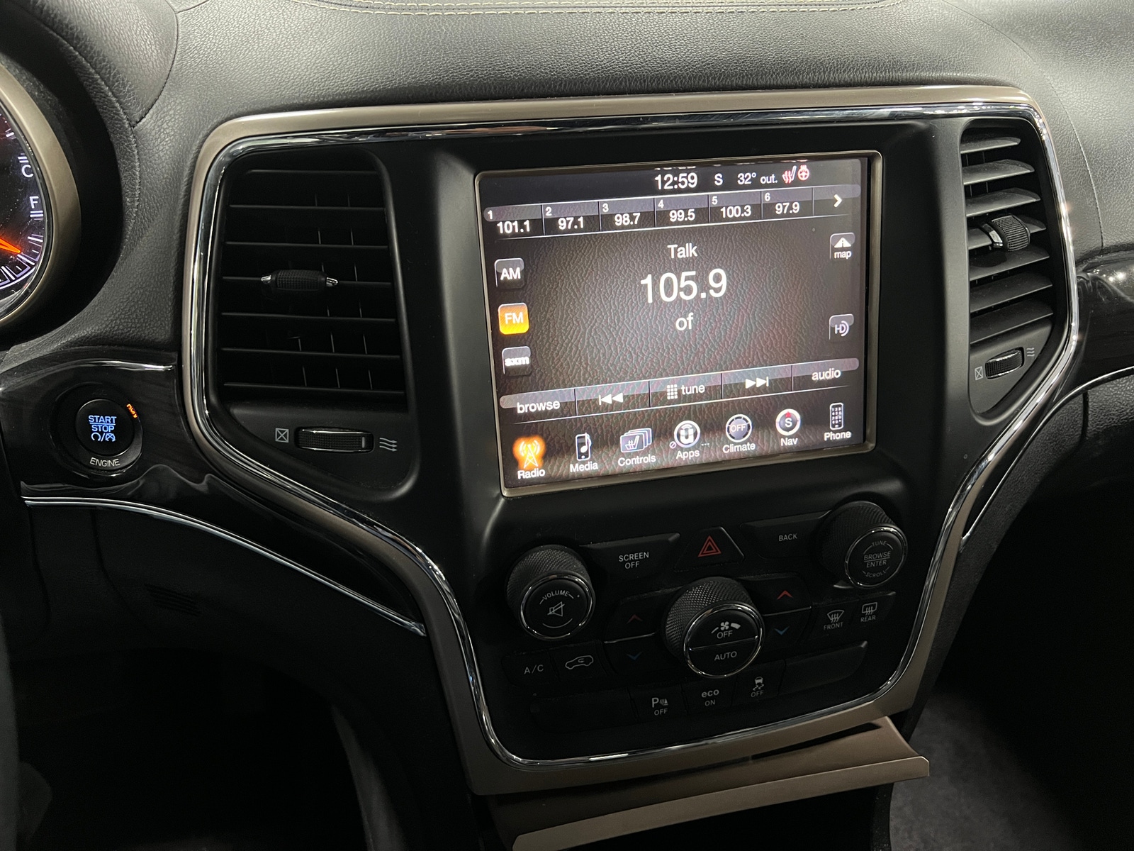 Thumbnail: 2015 Jeep Grand Cherokee - 3