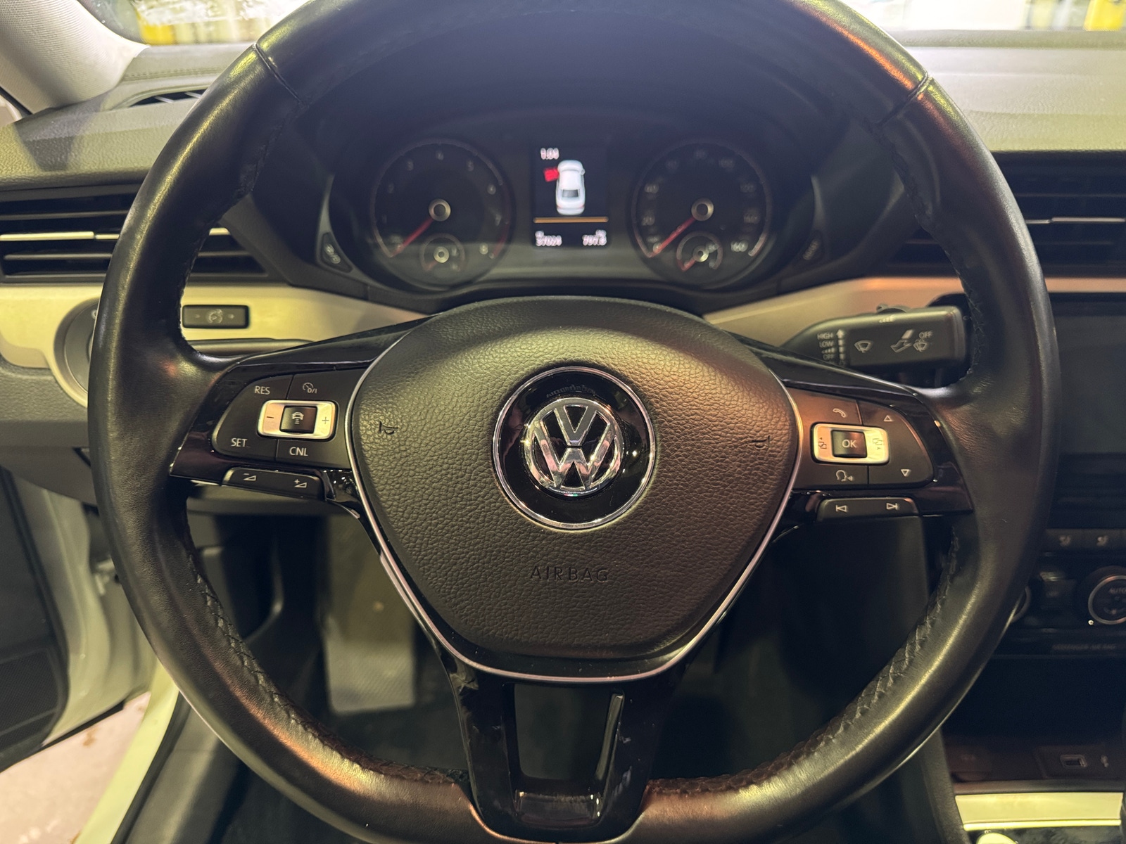 Thumbnail: 2020 Volkswagen Passat - 4