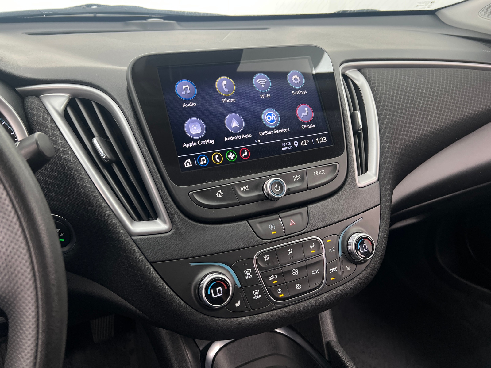 Thumbnail: 2025 Chevrolet Malibu - 4