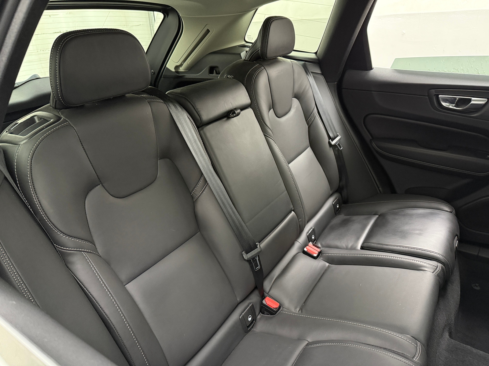 Thumbnail: 2022 Volvo XC60 - 5