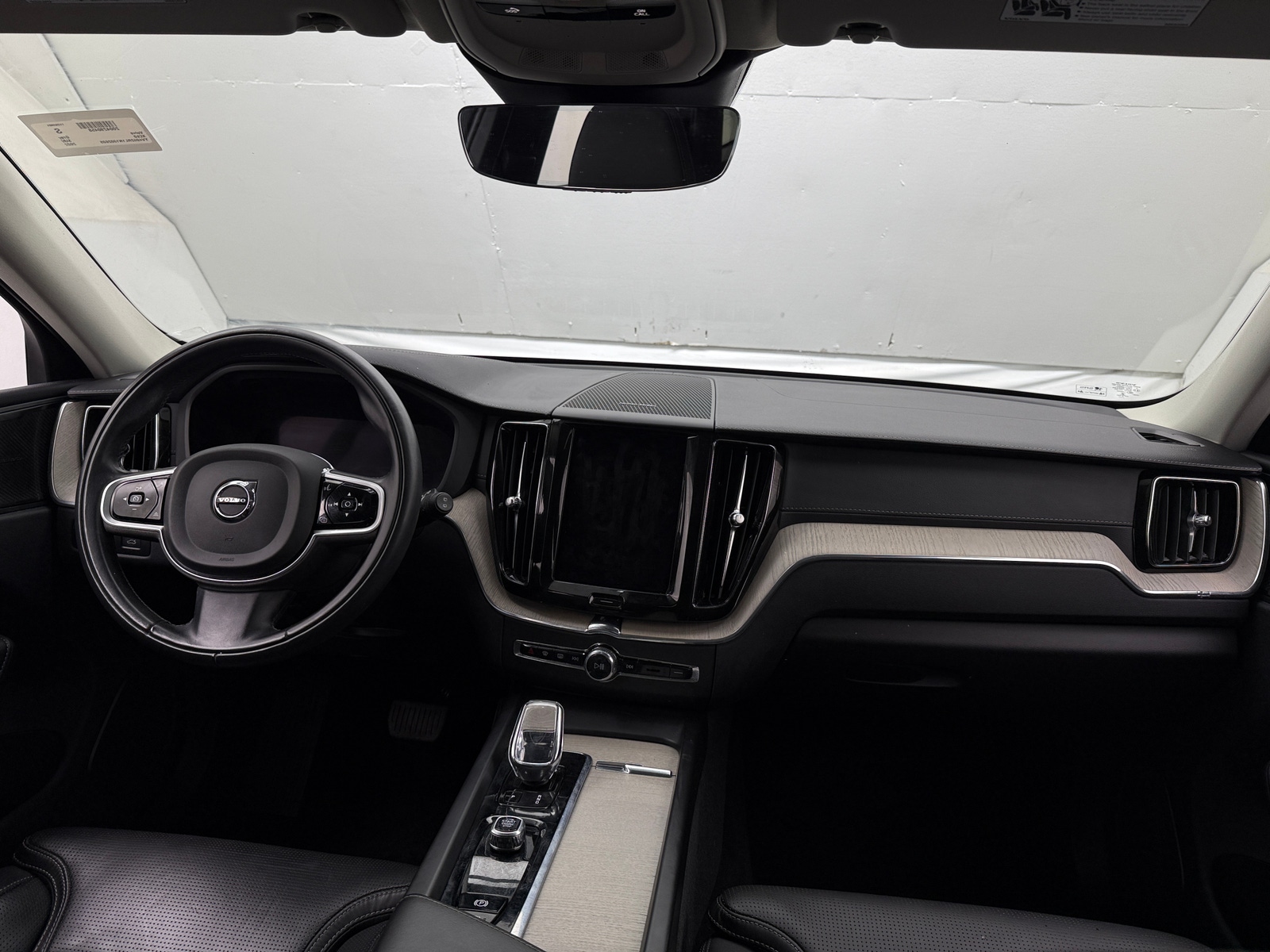 Thumbnail: 2022 Volvo XC60 - 2