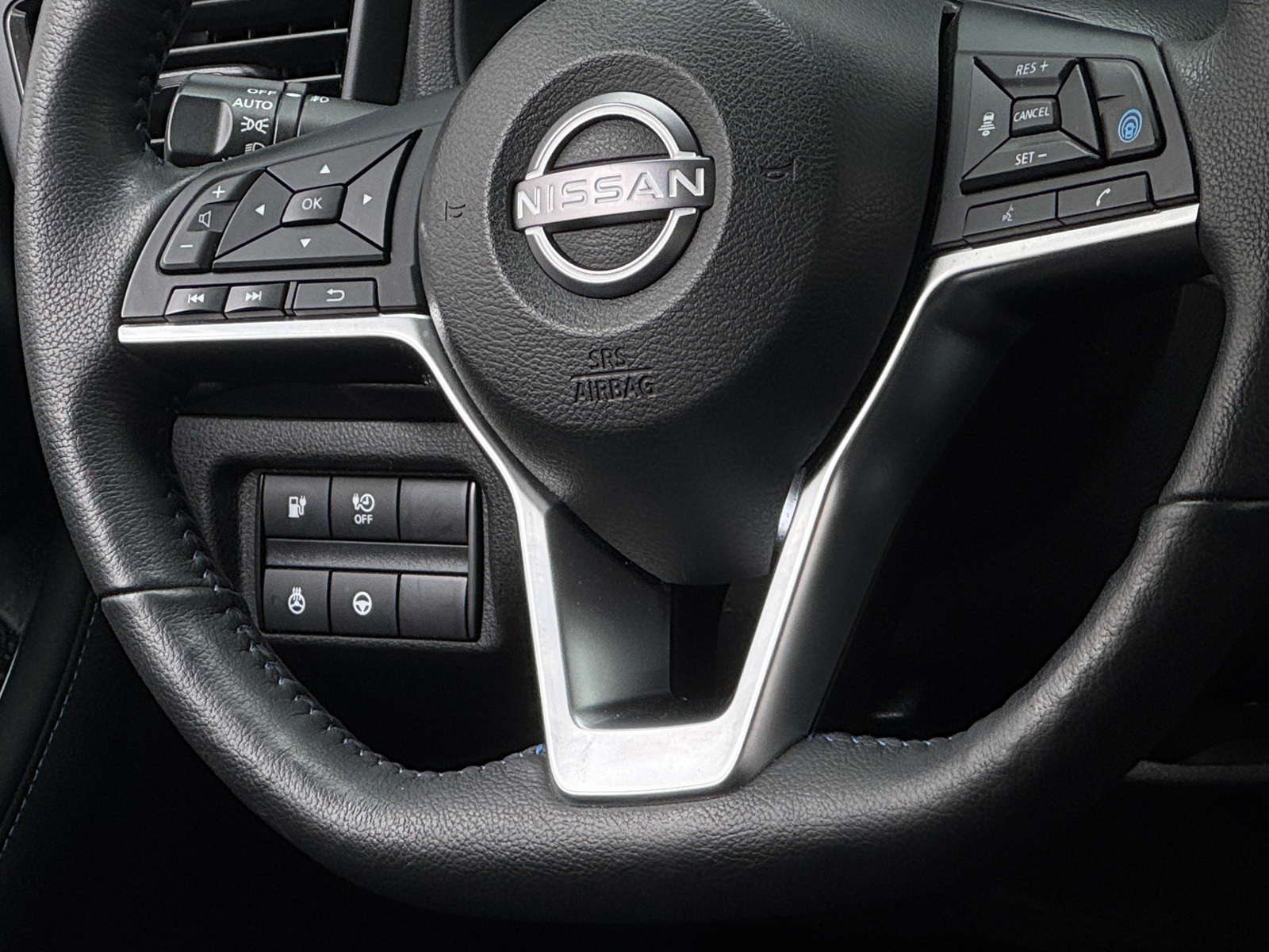 Thumbnail: 2024 Nissan Leaf - 5