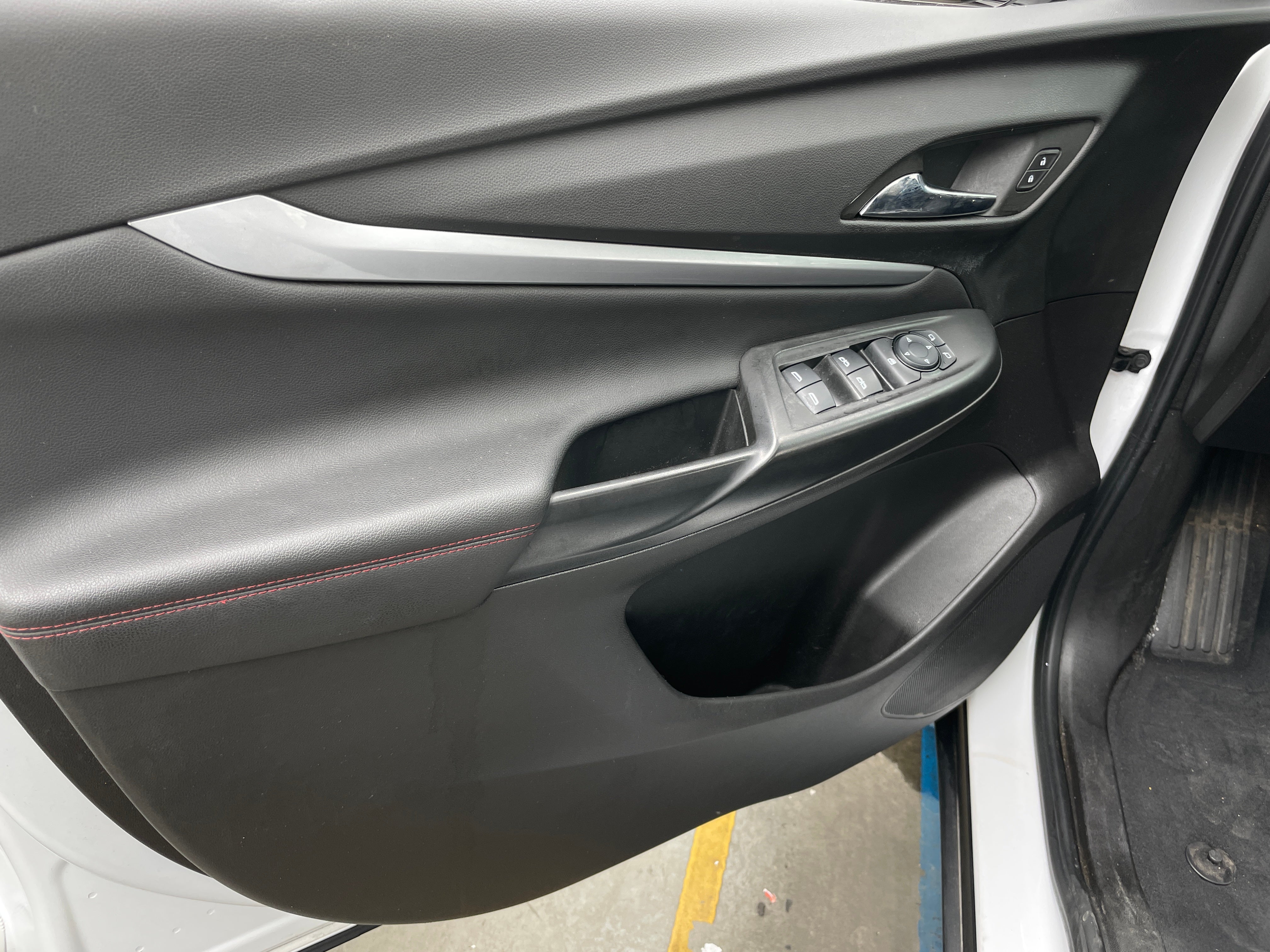 Used 2023 Chevrolet Bolt EUV LT with VIN 1G1FY6S08P4165972 for sale in Oak Creek, WI