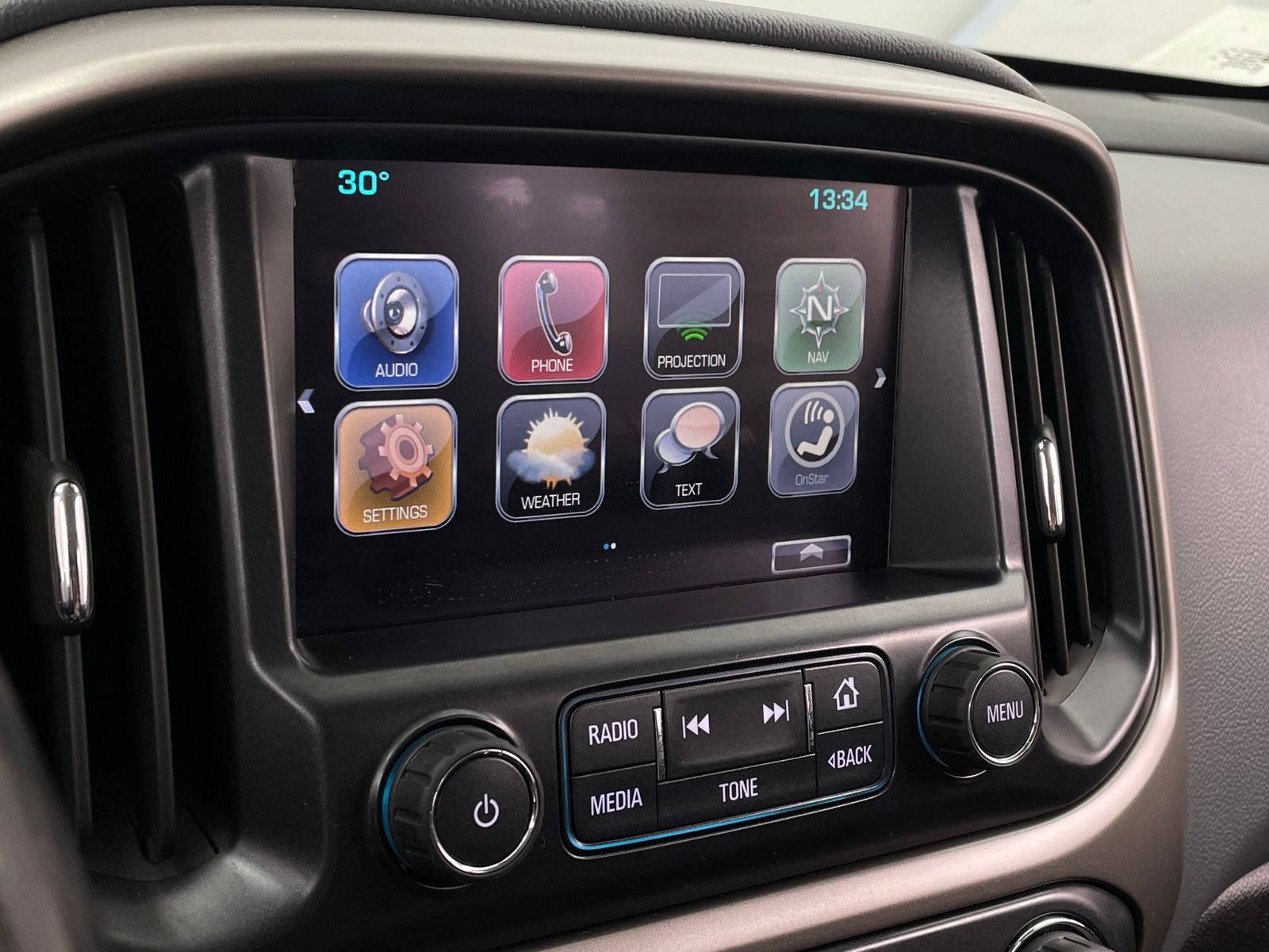 Thumbnail: 2017 Chevrolet Colorado - 3