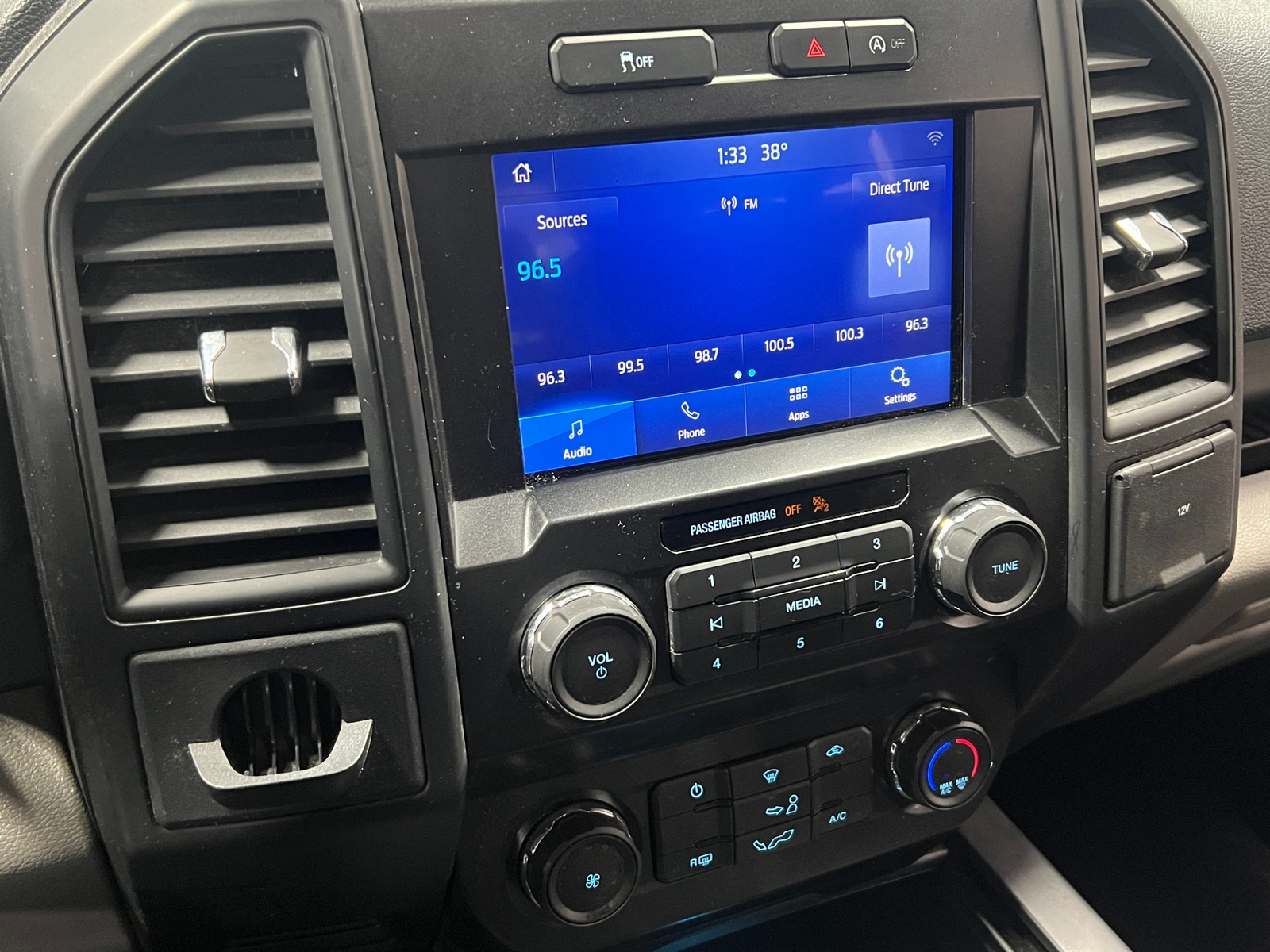 Thumbnail: 2019 Ford Econoline - 4