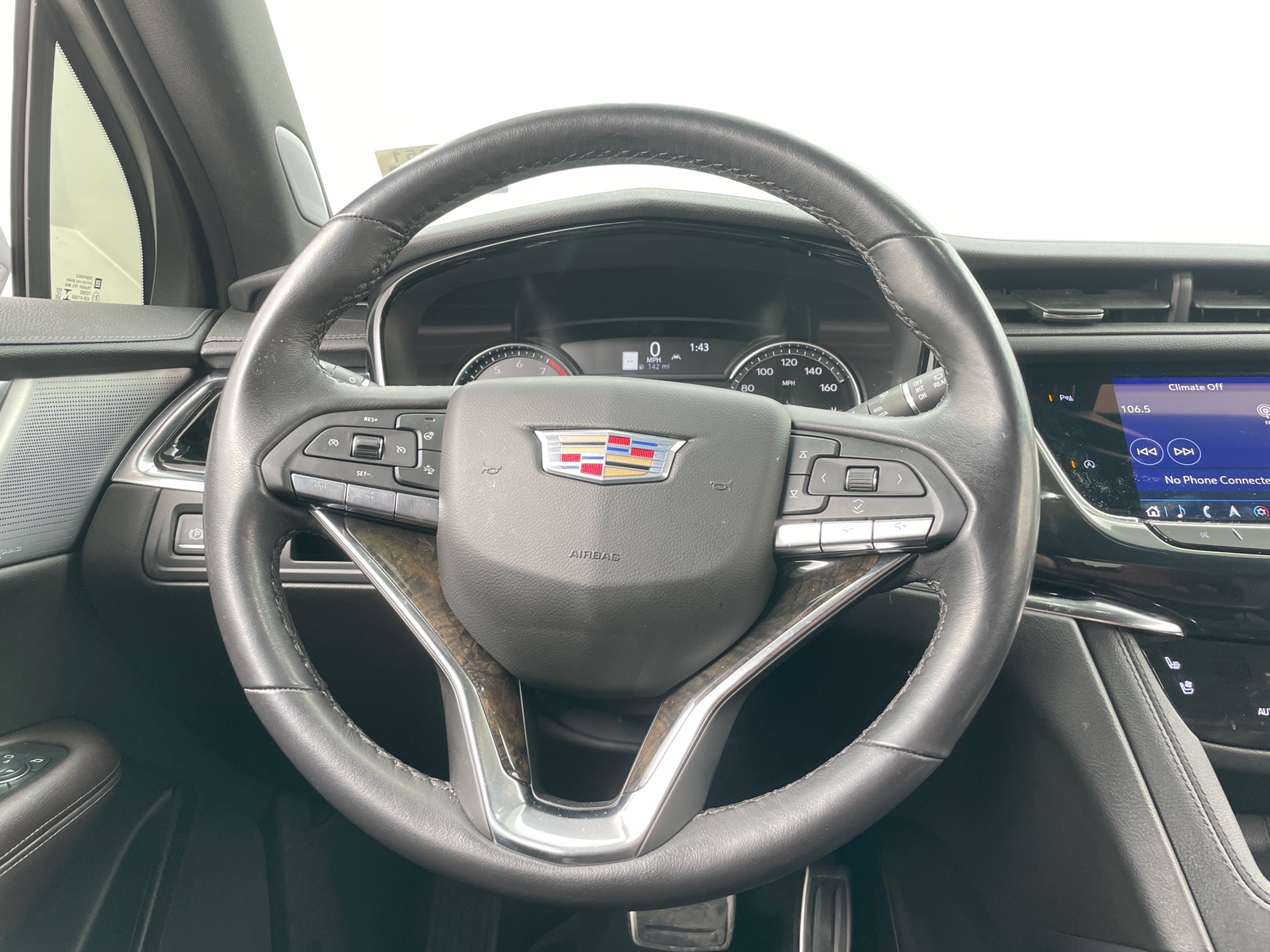 Thumbnail: 2022 Cadillac XT6 - 4