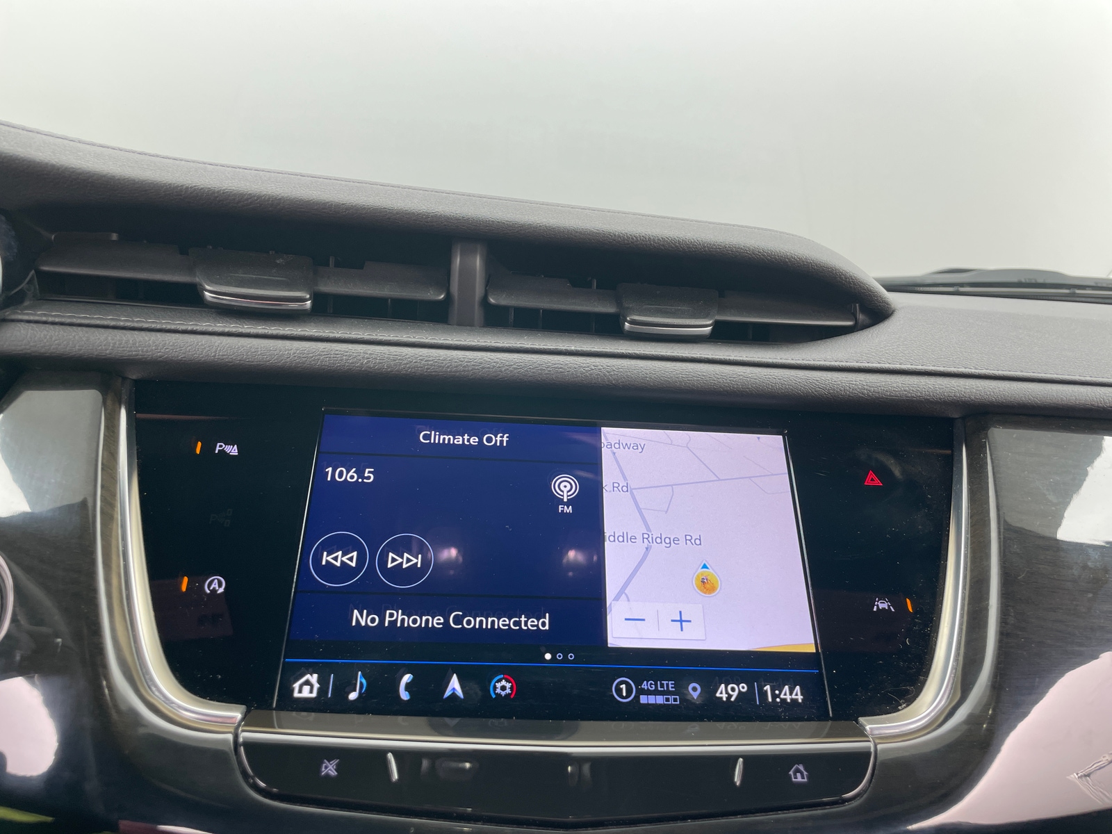 Thumbnail: 2022 Cadillac XT6 - 3