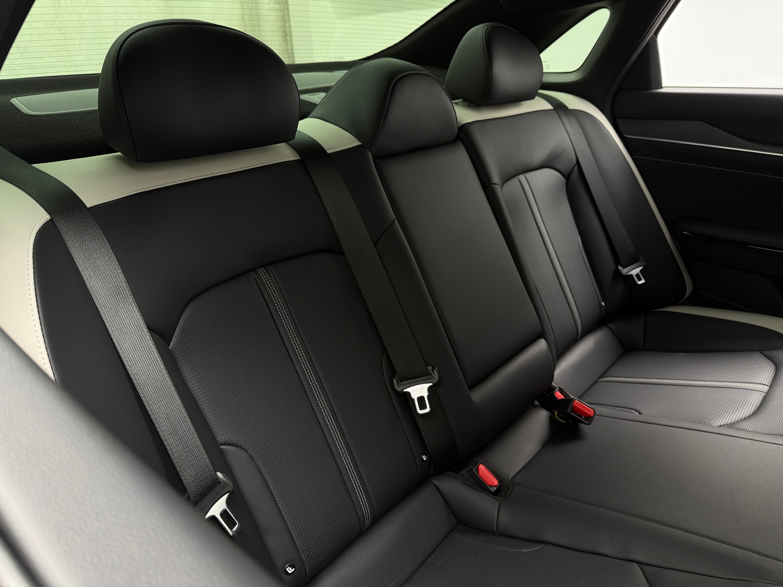 Thumbnail: 2025 Kia K5 - 5