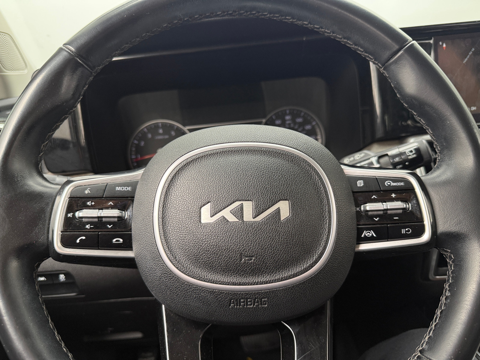 Thumbnail: 2022 Kia Sorento - 4