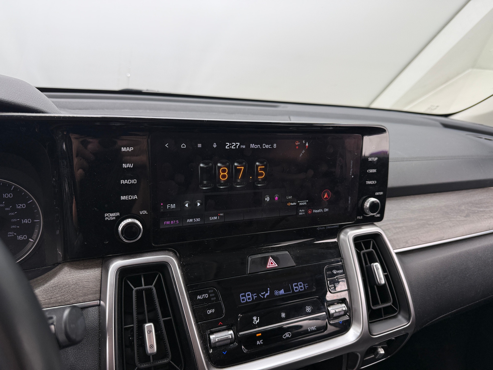 Thumbnail: 2022 Kia Sorento - 3