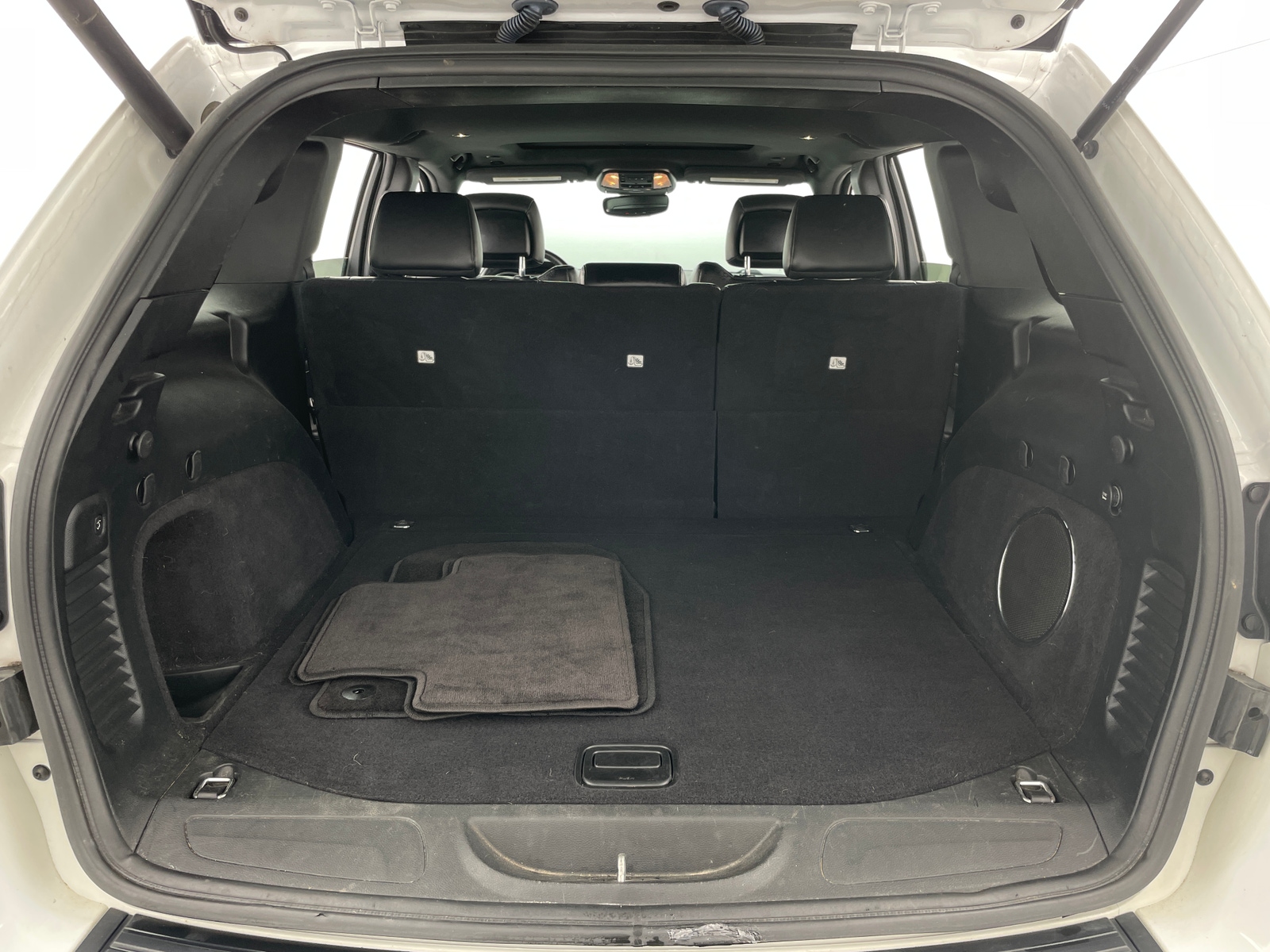 Thumbnail: 2019 Jeep Grand Cherokee - 6